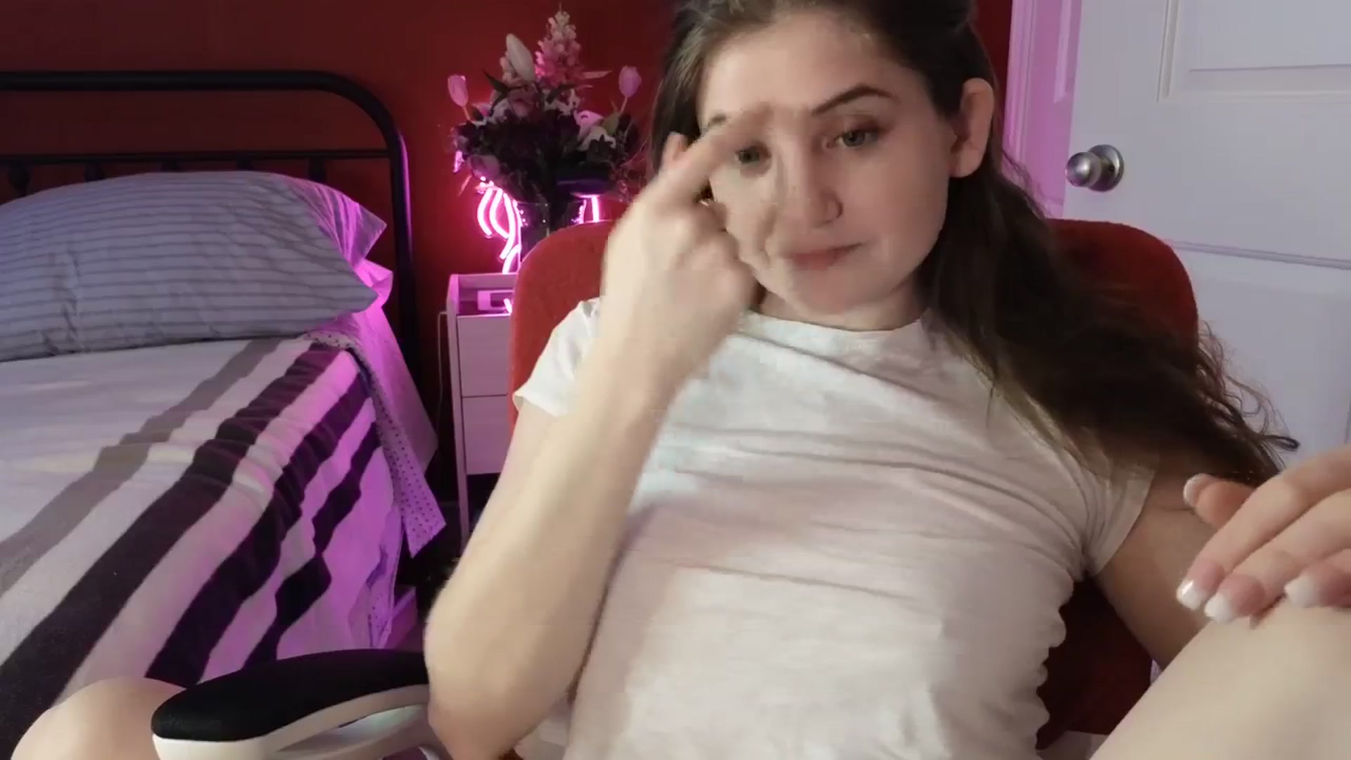 Gallery image thumbnail from AmberPeach's myfreecams stream on, 01/28/2024, 21:11 image 10 of 20