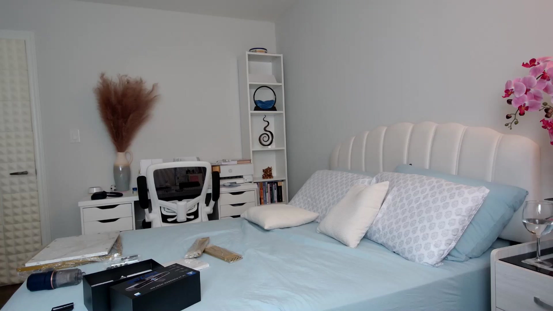 Gallery image thumbnail from AmberPeach's myfreecams stream on, 06/08/2024, 21:41 image 4 of 20
