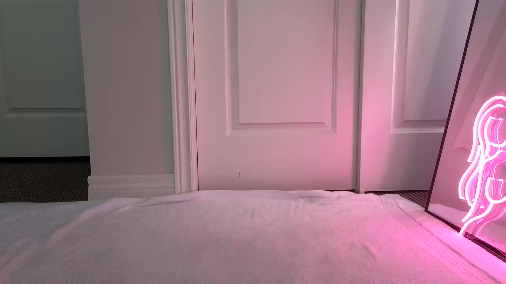 Gallery image thumbnail from AmberPeach's myfreecams stream on, 09/11/2024, 22:35 image 8 of 20