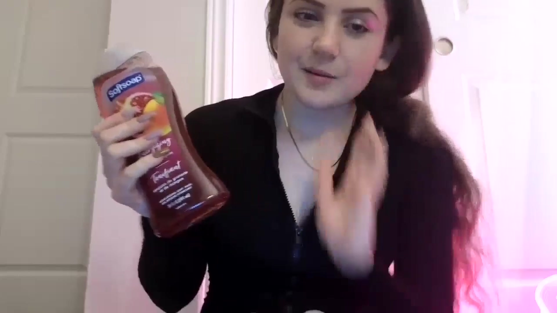 Gallery image thumbnail from AmberPeach's myfreecams stream on, 09/12/2024, 01:37 image 6 of 20