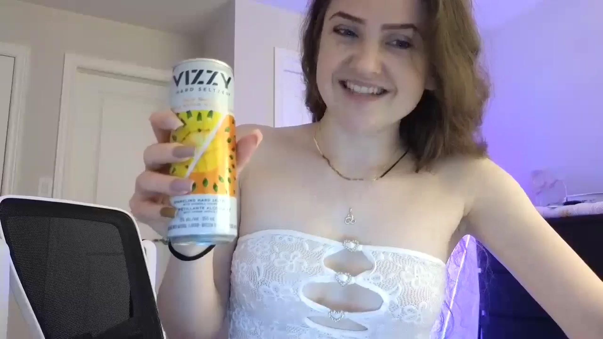 Gallery image thumbnail from AmberPeach's myfreecams stream on, 09/24/2024, 24:00 image 18 of 20