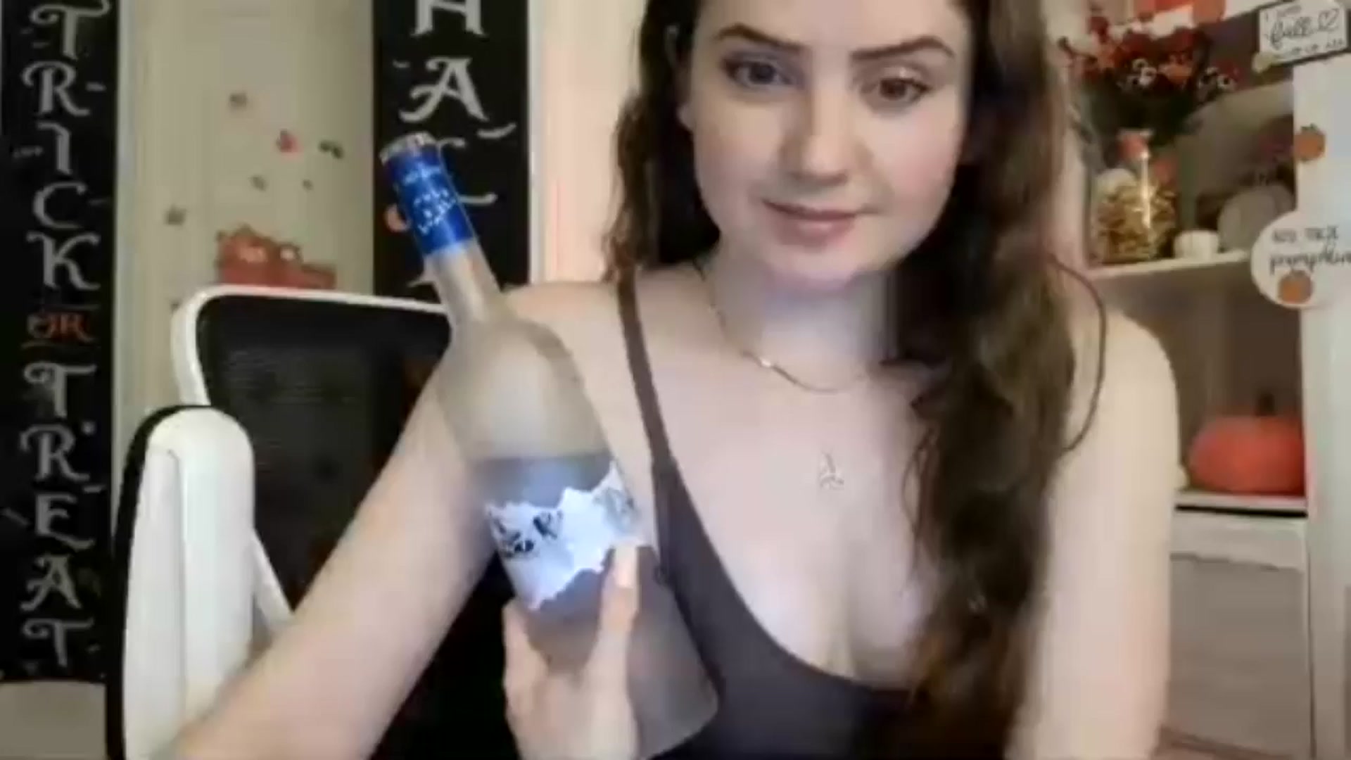 Gallery image thumbnail from AmberPeach's myfreecams stream on, 10/05/2024, 24:53 image 7 of 20