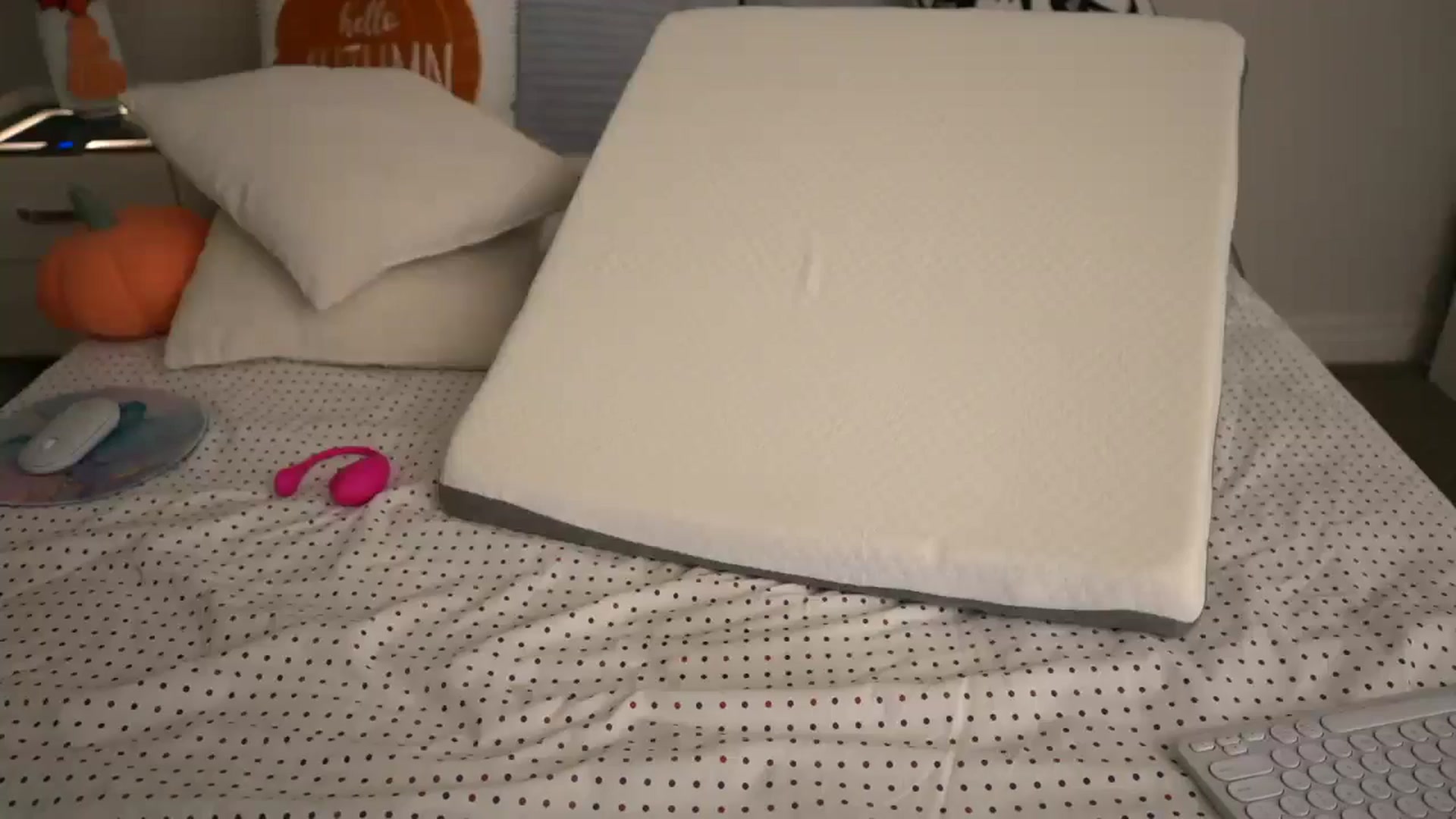 Gallery image thumbnail from AmberPeach's myfreecams stream on, 10/25/2024, 02:57 image 9 of 20