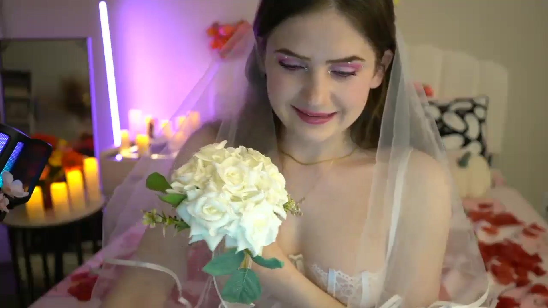 Gallery image thumbnail from AmberPeach's myfreecams stream on, 10/26/2024, 23:32 image 2 of 20