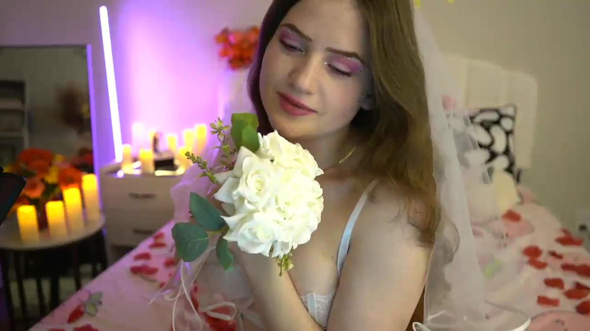 Gallery image thumbnail from AmberPeach's myfreecams stream on, 10/26/2024, 23:58 image 5 of 20