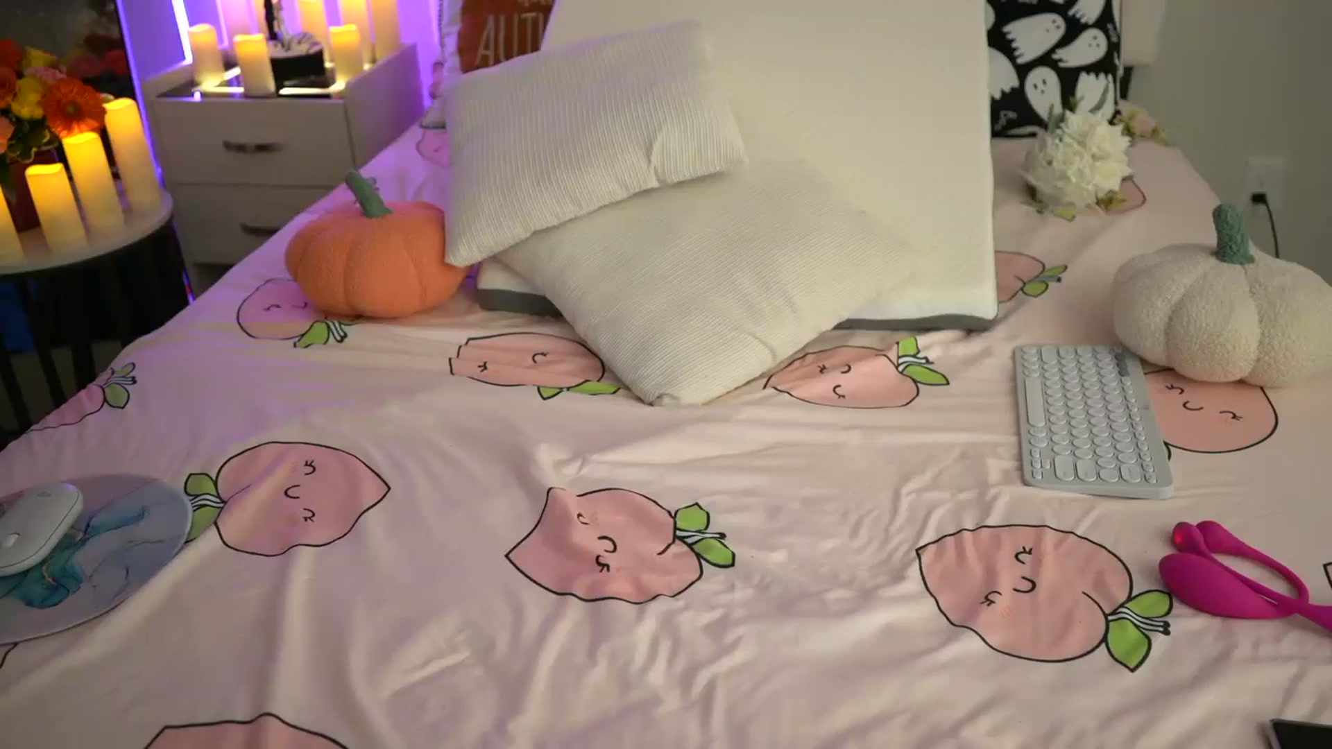 Gallery image thumbnail from AmberPeach's myfreecams stream on, 10/27/2024, 01:52 image 11 of 20