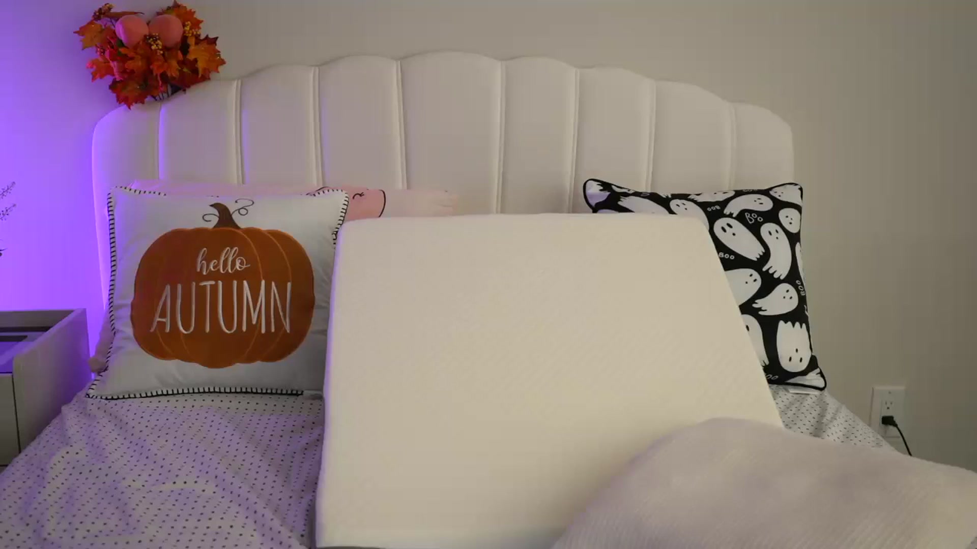 Gallery image thumbnail from AmberPeach's myfreecams stream on, 10/28/2024, 01:30 image 6 of 20
