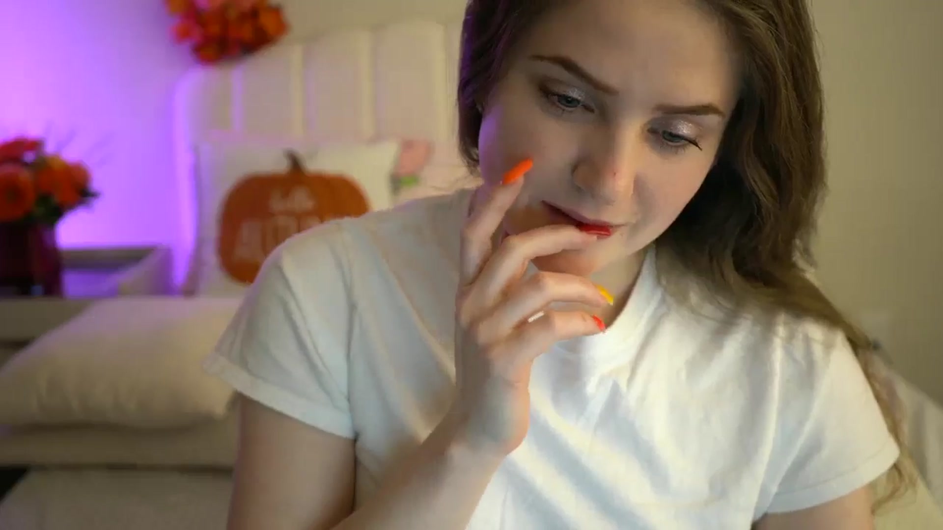 Gallery image thumbnail from AmberPeach's myfreecams stream on, 10/28/2024, 03:39 image 4 of 20