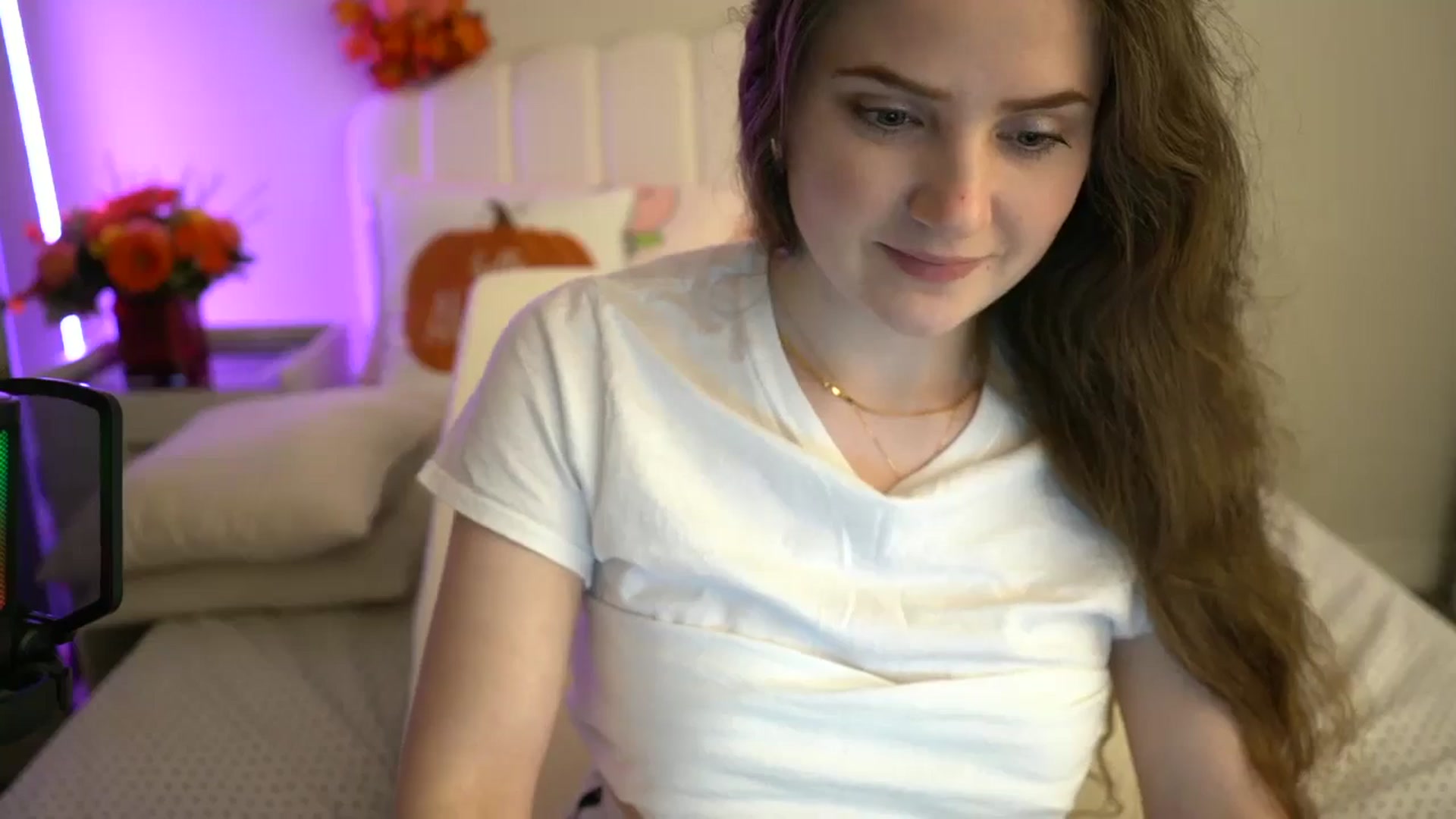 Gallery image thumbnail from AmberPeach's myfreecams stream on, 10/28/2024, 03:39 image 20 of 20