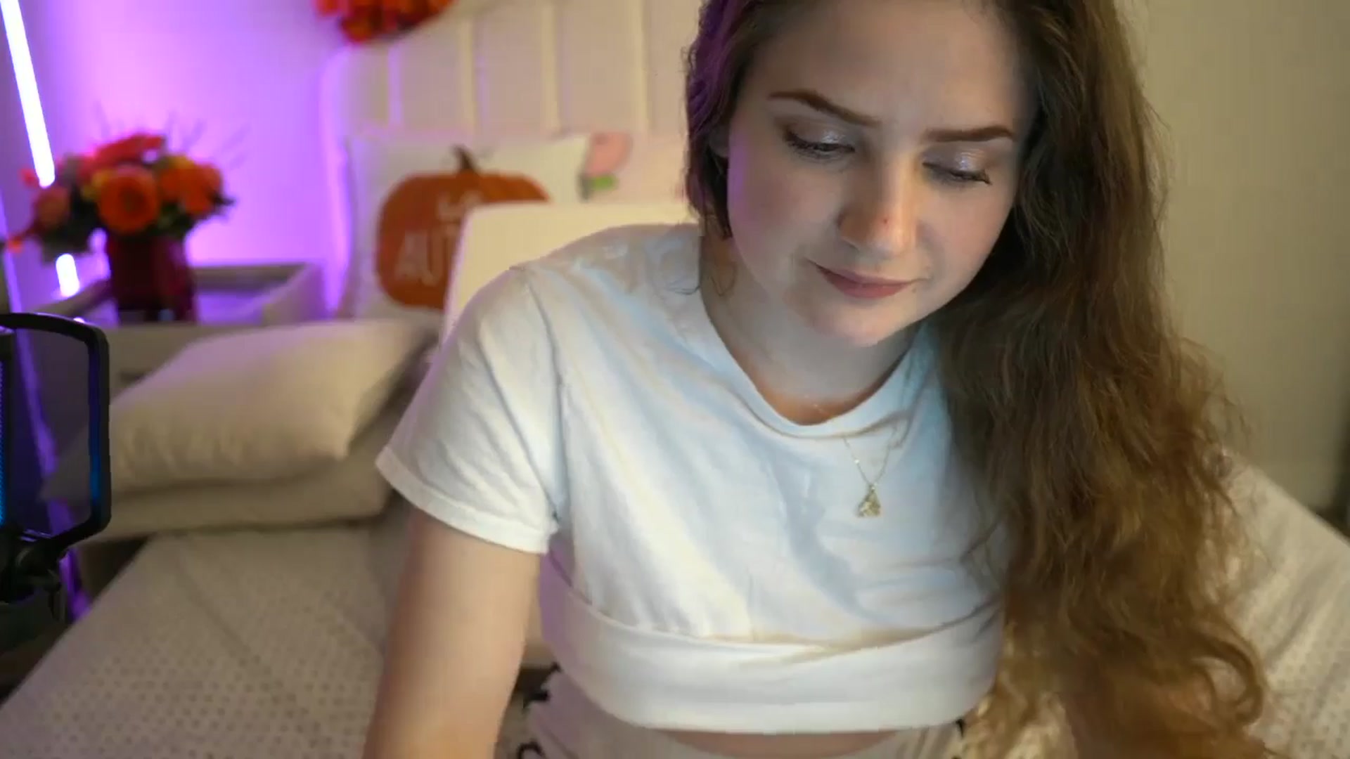 Gallery image thumbnail from AmberPeach's myfreecams stream on, 10/28/2024, 04:27 image 5 of 20
