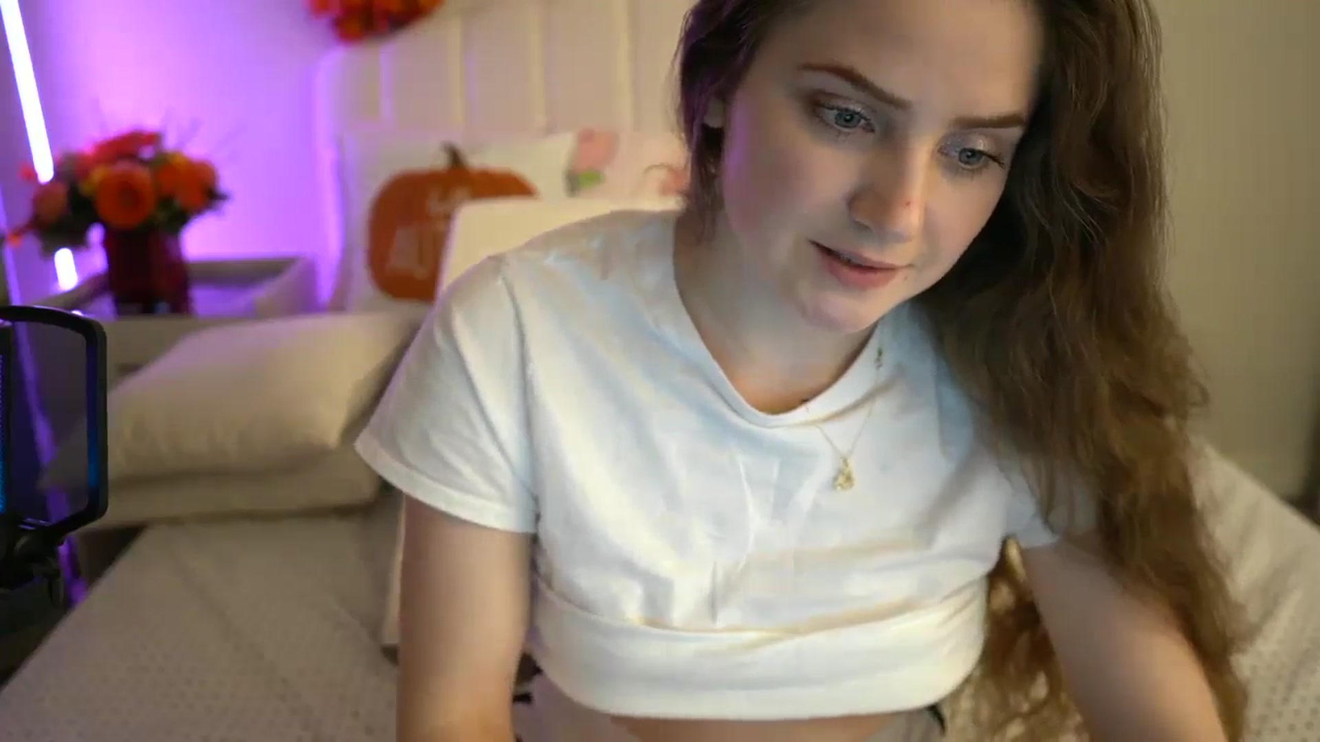 Gallery image thumbnail from AmberPeach's myfreecams stream on, 10/28/2024, 04:27 image 4 of 20