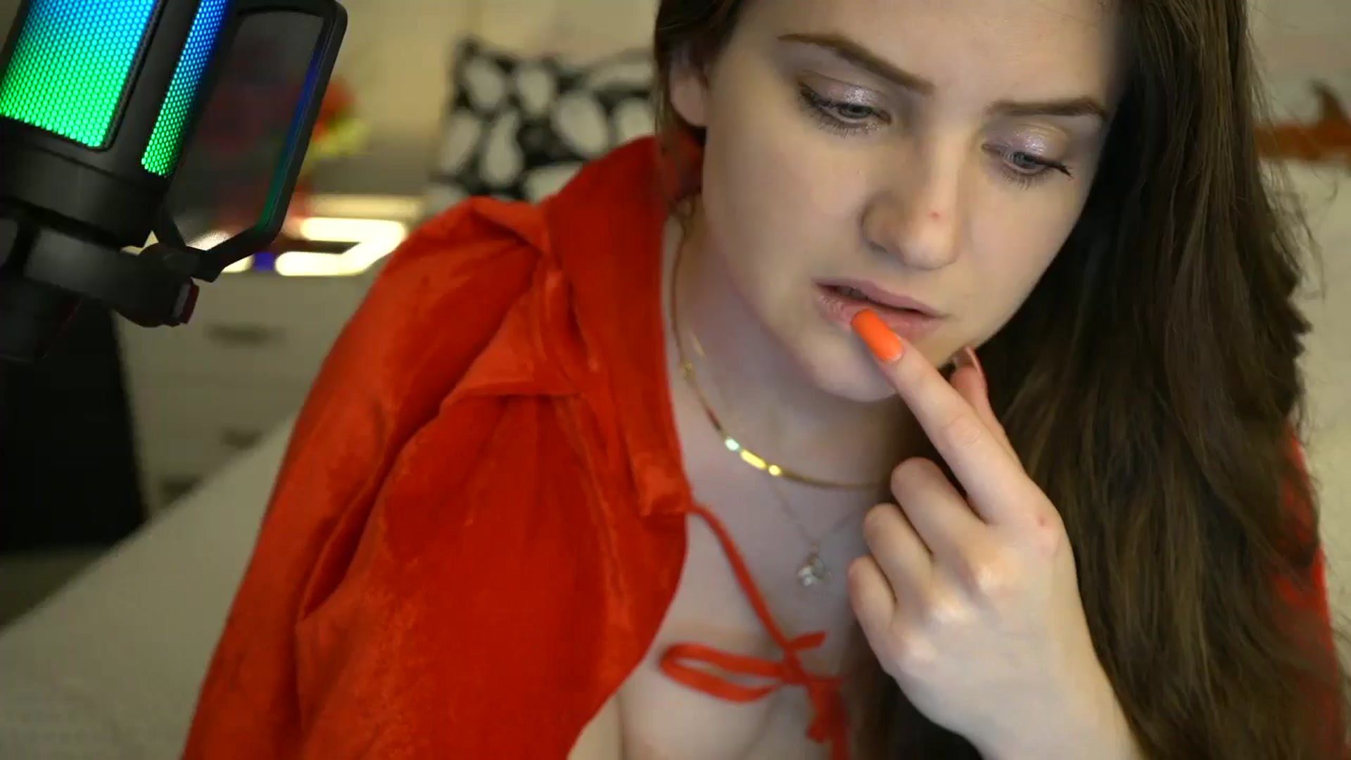 Gallery image thumbnail from AmberPeach's myfreecams stream on, 10/29/2024, 03:58 image 11 of 20