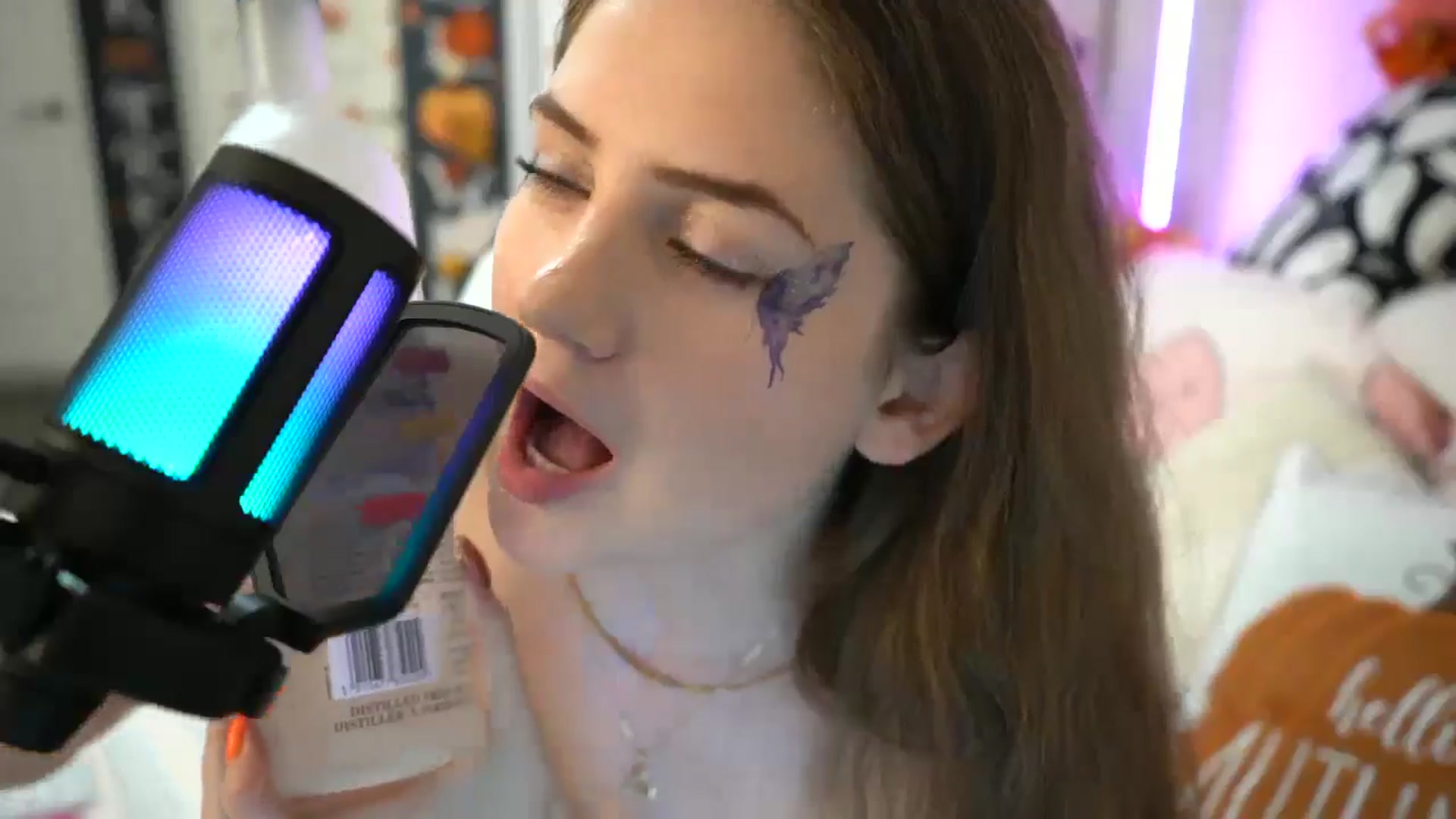 Gallery image thumbnail from AmberPeach's myfreecams stream on, 10/30/2024, 06:11 image 15 of 20