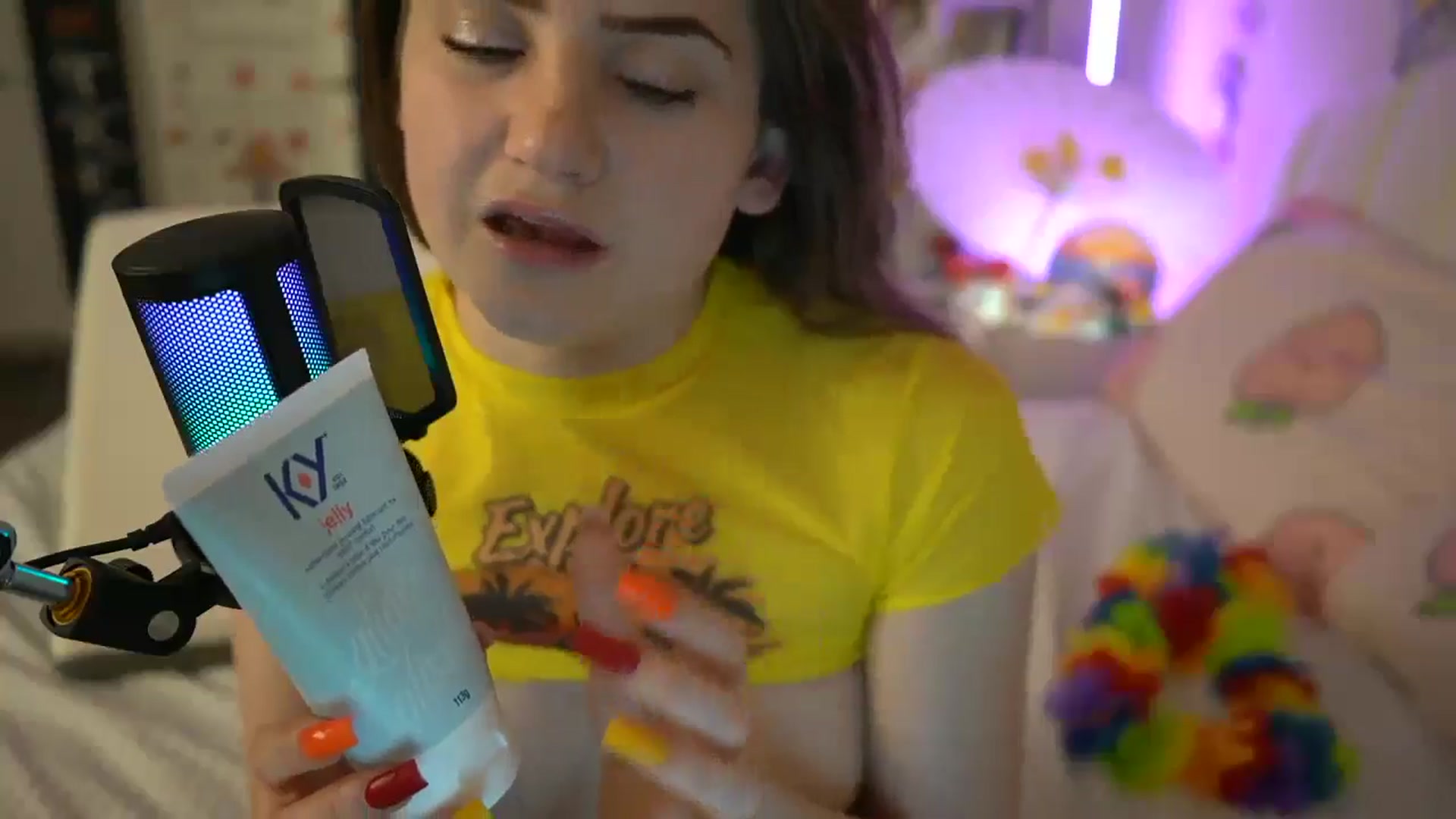 Gallery image thumbnail from AmberPeach's myfreecams stream on, 10/31/2024, 24:03 image 5 of 20