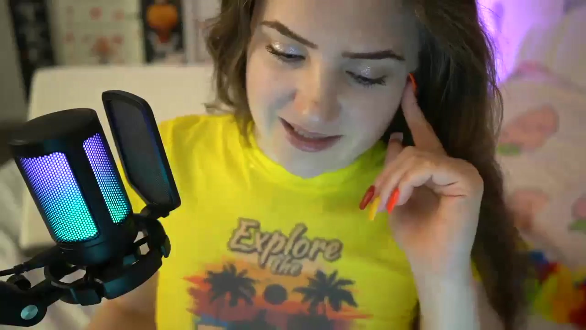 Gallery image thumbnail from AmberPeach's myfreecams stream on, 10/31/2024, 24:03 image 11 of 20
