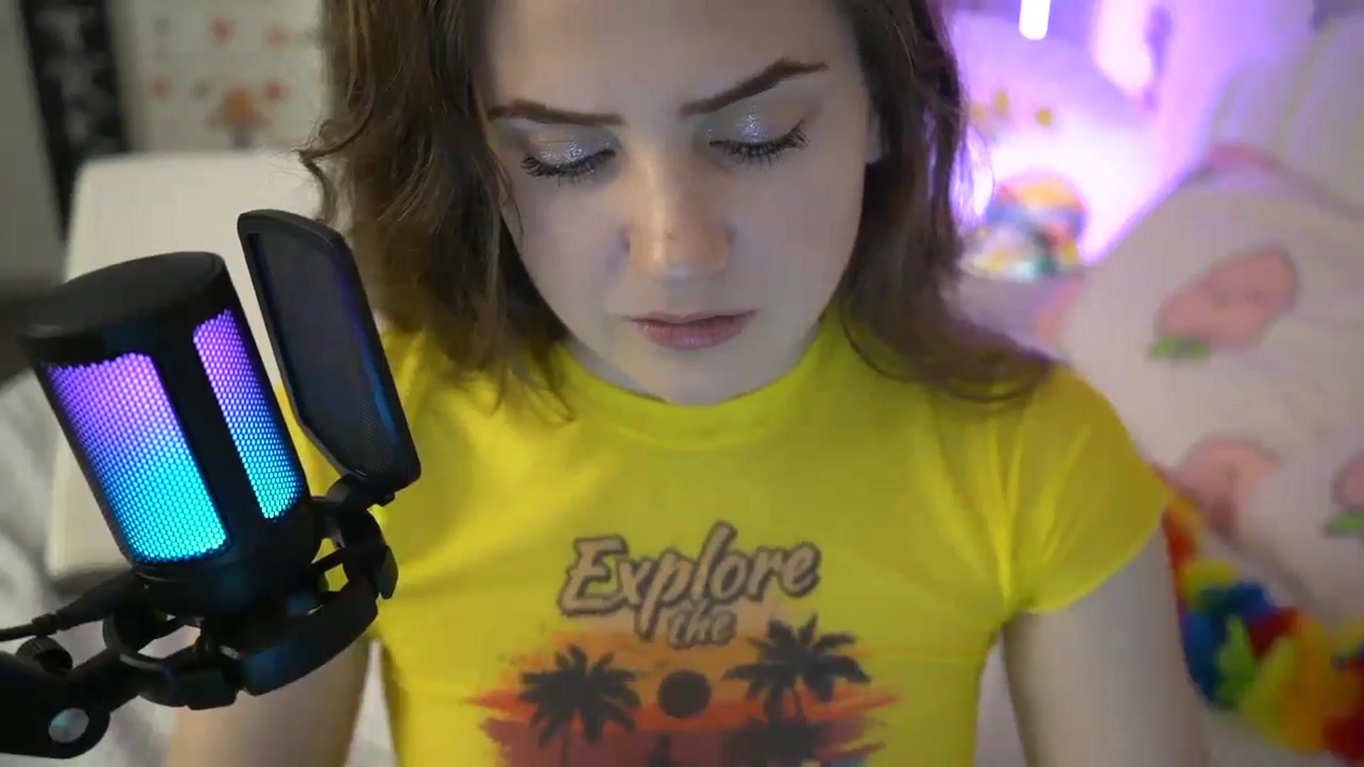 Gallery image thumbnail from AmberPeach's myfreecams stream on, 10/31/2024, 24:03 image 12 of 20