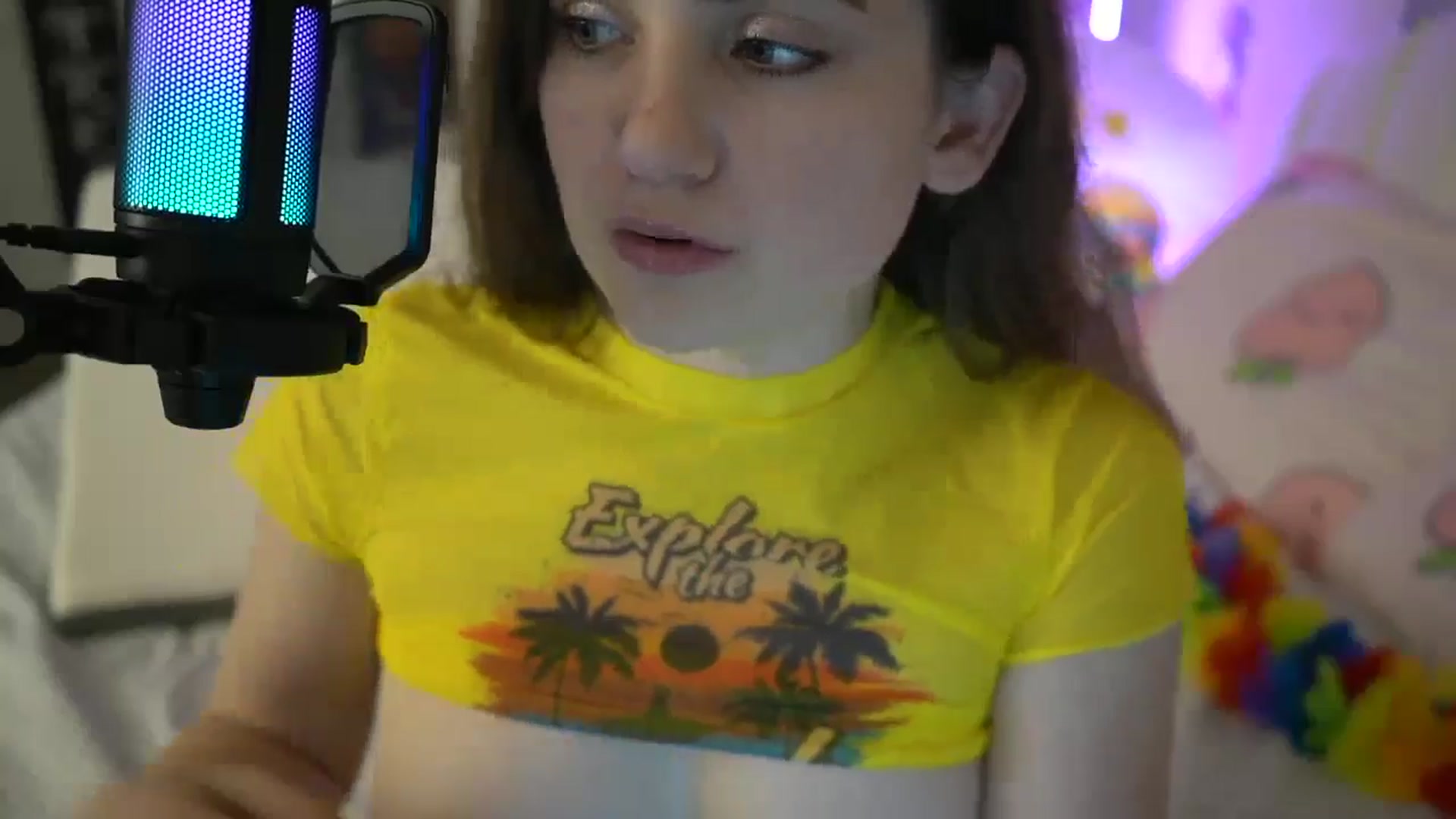 Gallery image thumbnail from AmberPeach's myfreecams stream on, 10/31/2024, 24:03 image 8 of 20