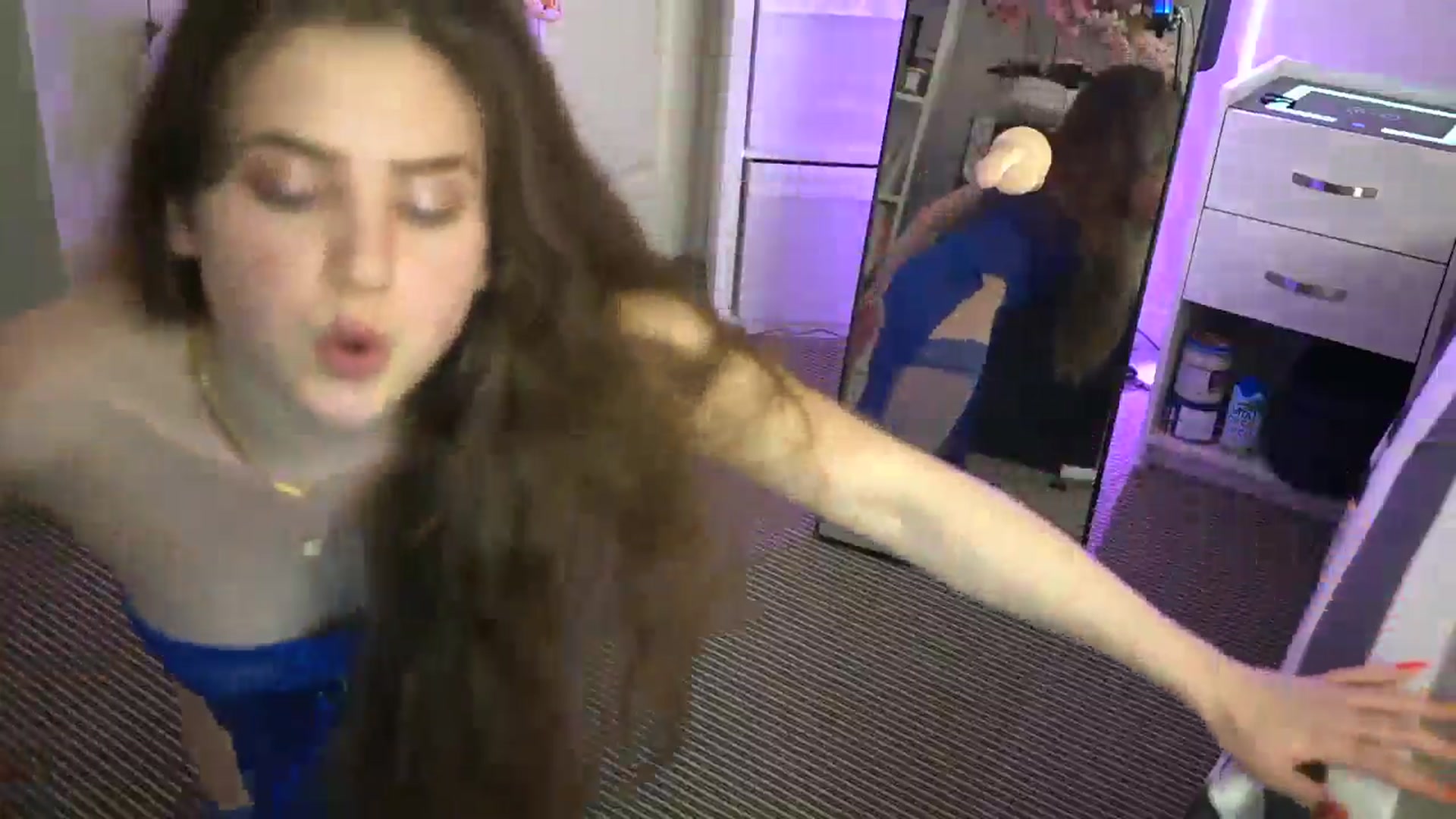 Gallery image thumbnail from AmberPeach's myfreecams stream on, 11/07/2024, 02:27 image 18 of 20