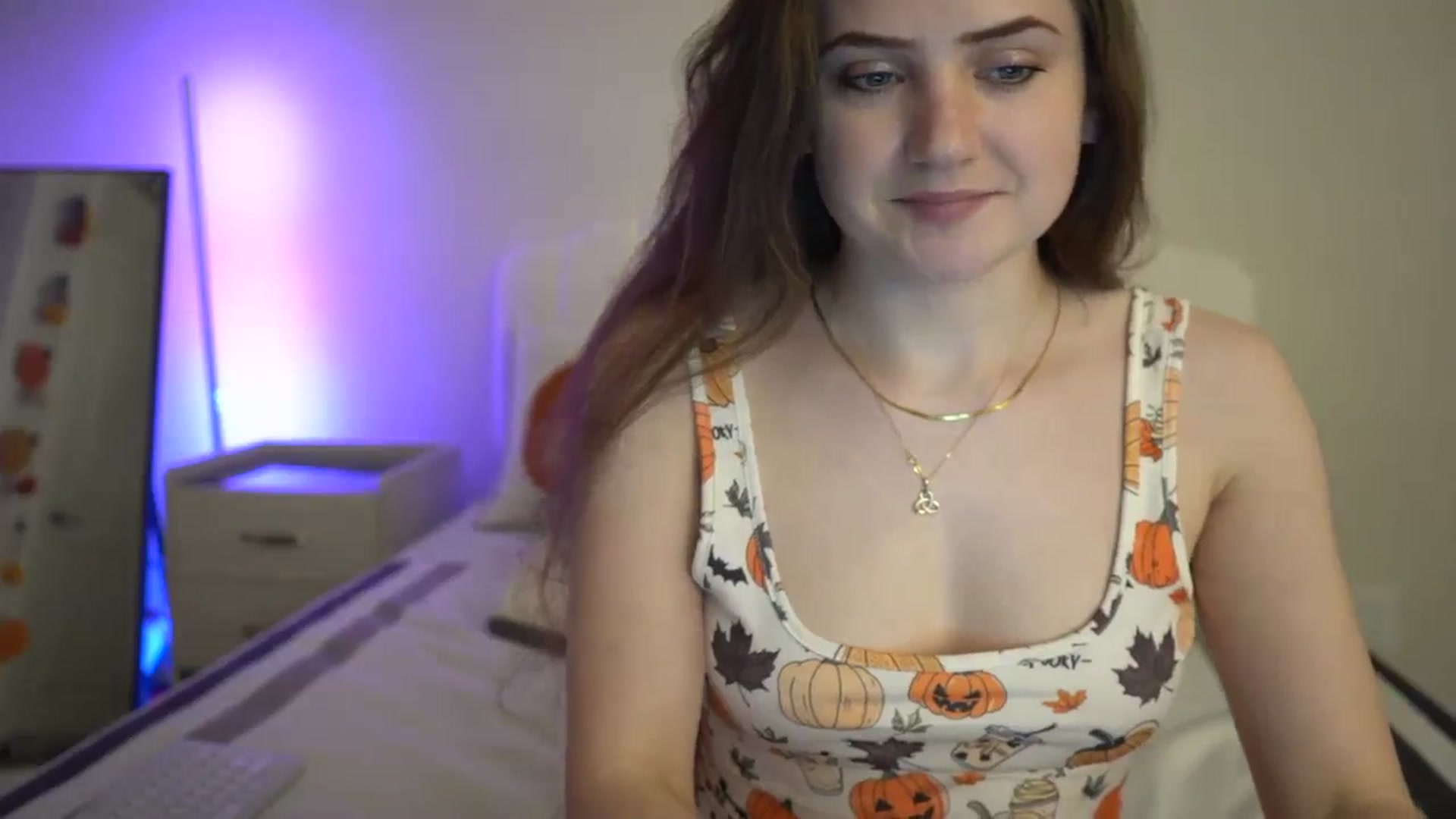 Gallery image thumbnail from AmberPeach's myfreecams stream on, 11/10/2024, 02:40 image 3 of 20