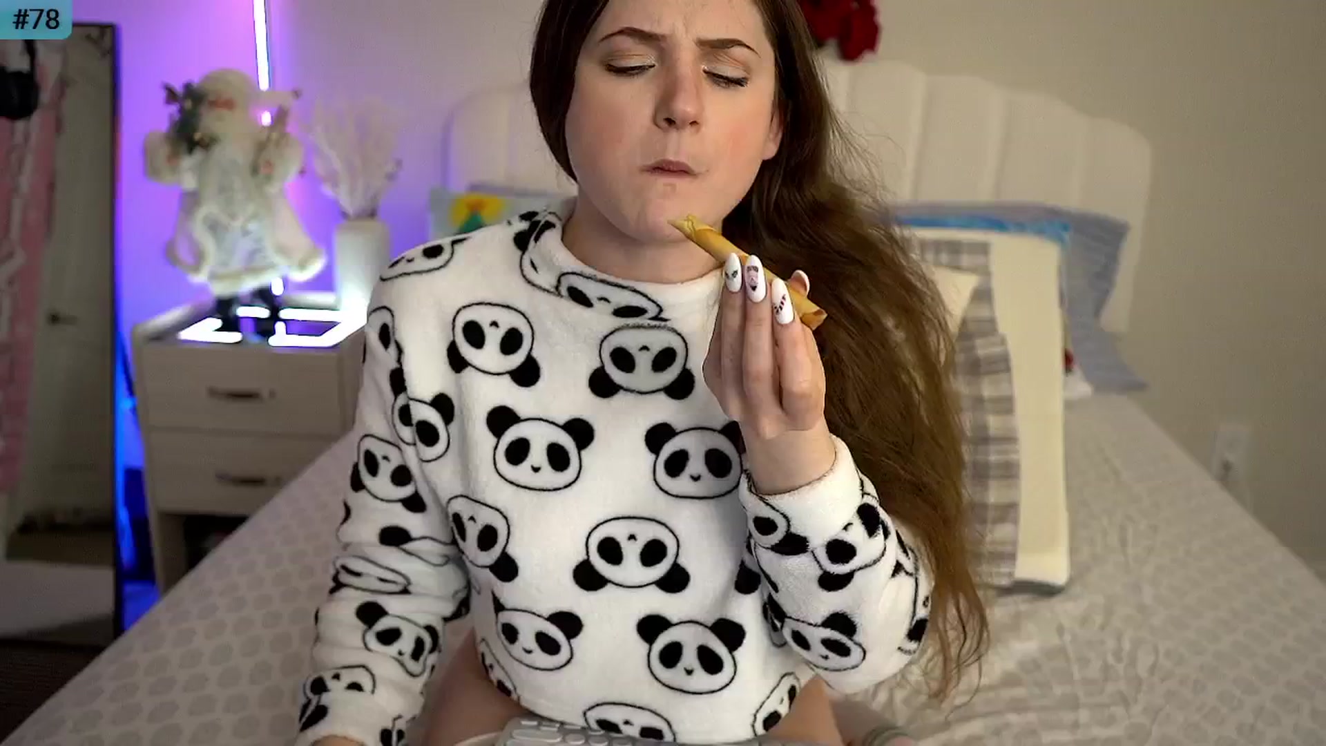Gallery image thumbnail from AmberPeach's myfreecams stream on, 12/06/2024, 04:03 image 6 of 20