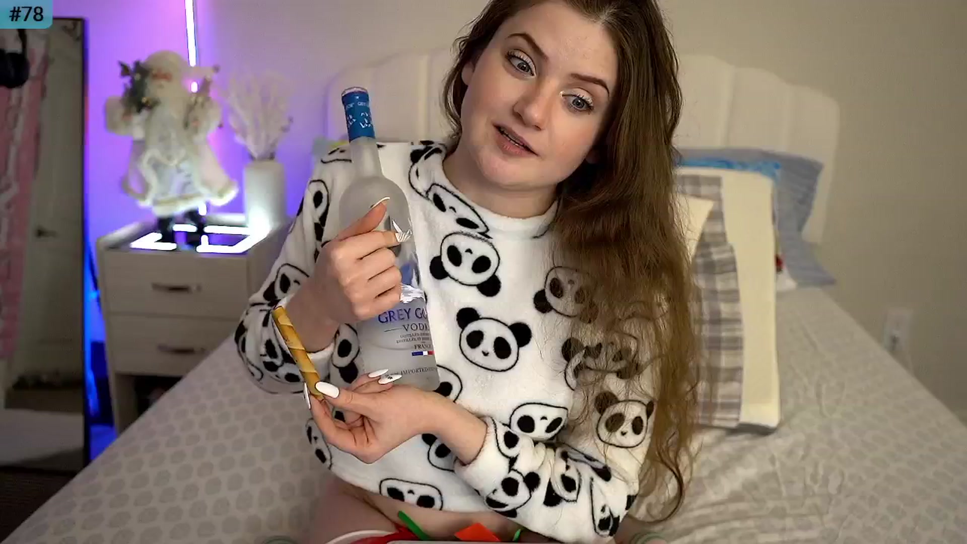 Gallery image thumbnail from AmberPeach's myfreecams stream on, 12/06/2024, 04:03 image 5 of 20