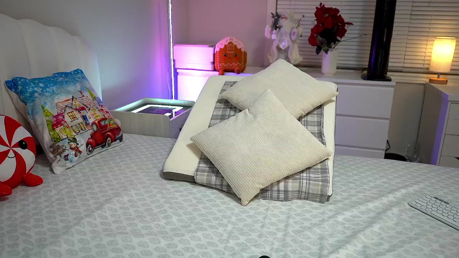 Gallery image thumbnail from AmberPeach's myfreecams stream on, 12/10/2024, 02:33 image 12 of 20