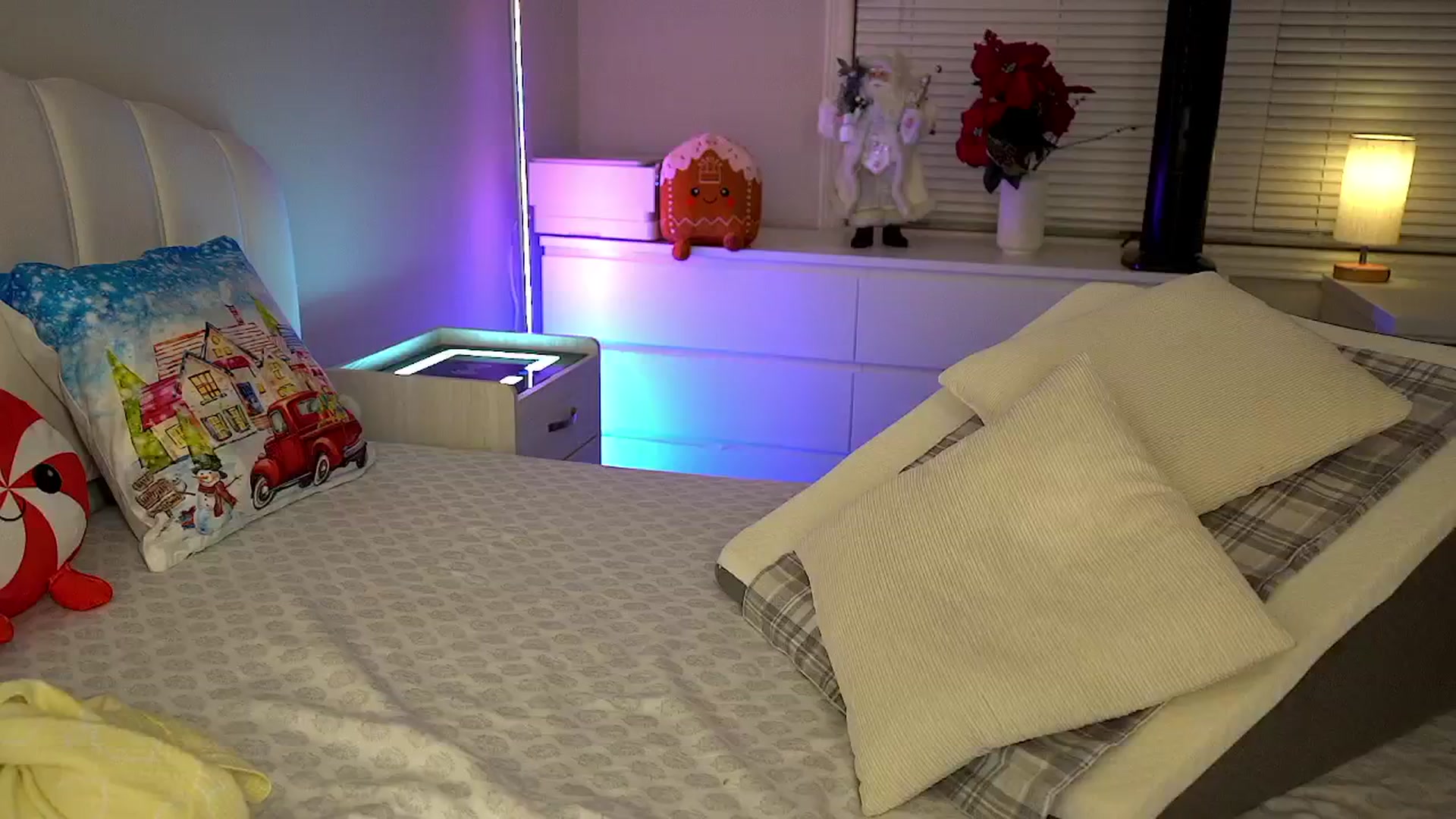 Gallery image thumbnail from AmberPeach's myfreecams stream on, 12/10/2024, 03:40 image 7 of 20