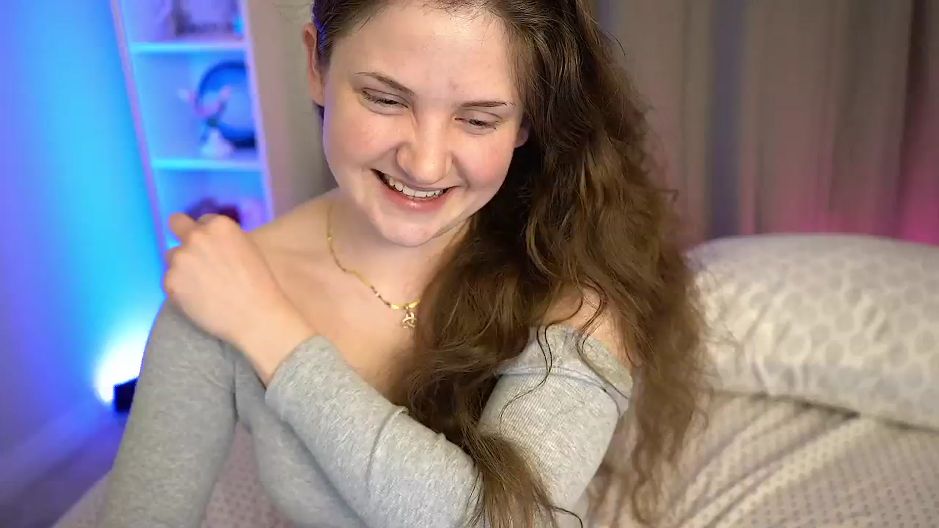 Gallery image thumbnail from AmberPeach's myfreecams stream on, 06/10/2025, 04:31 image 4 of 20