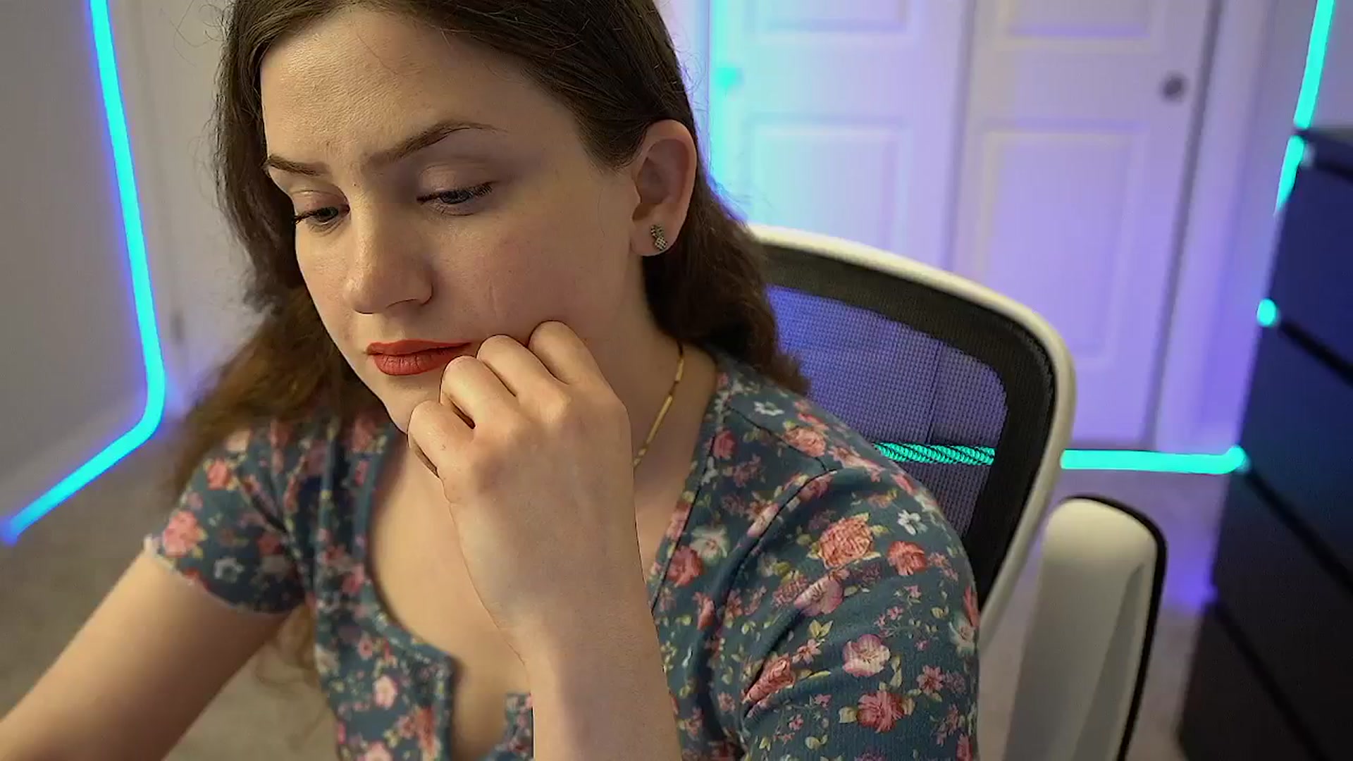Gallery image thumbnail from AmberPeach's myfreecams stream on, 06/23/2025, 03:18 image 6 of 20