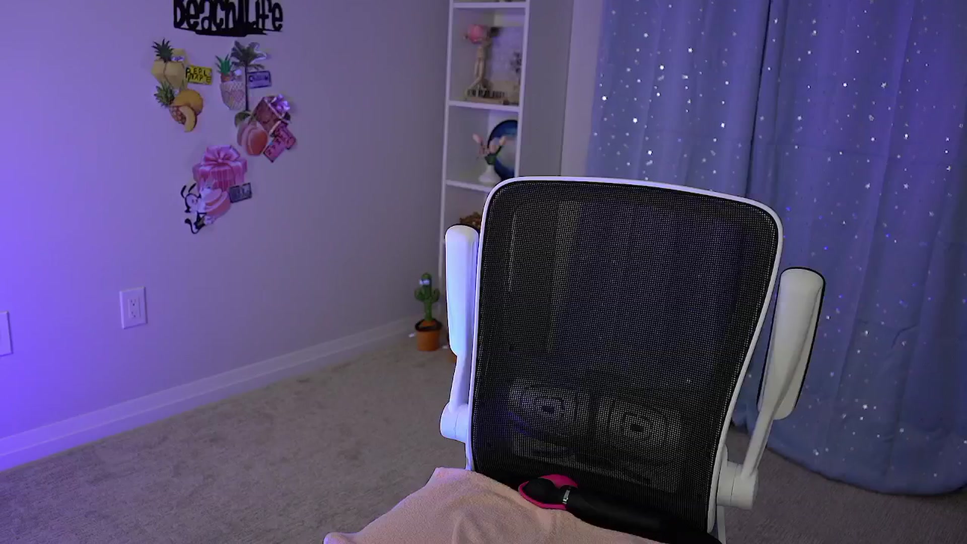 Gallery image thumbnail from AmberPeach's myfreecams stream on, 07/13/2025, 05:59 image 10 of 20