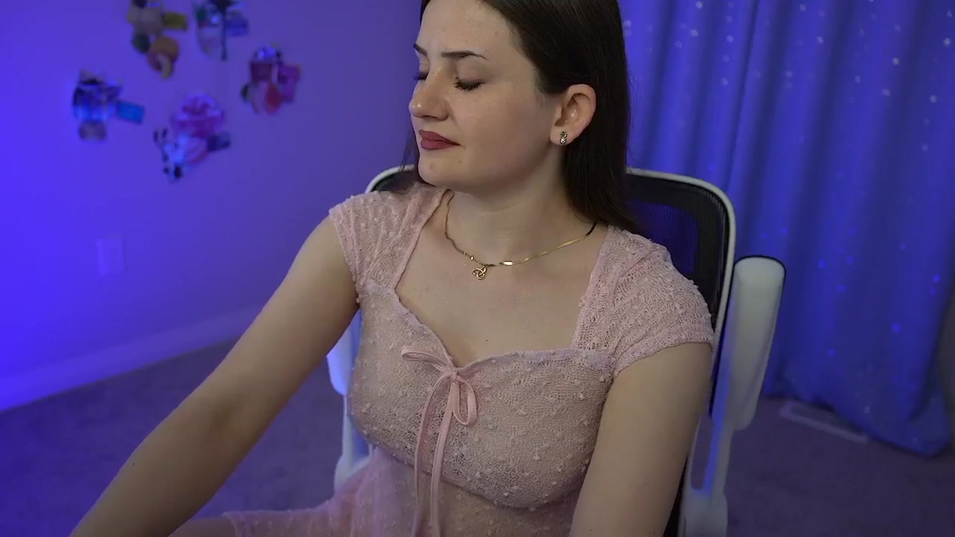 Gallery image thumbnail from AmberPeach's myfreecams stream on, 07/15/2025, 02:47 image 7 of 20