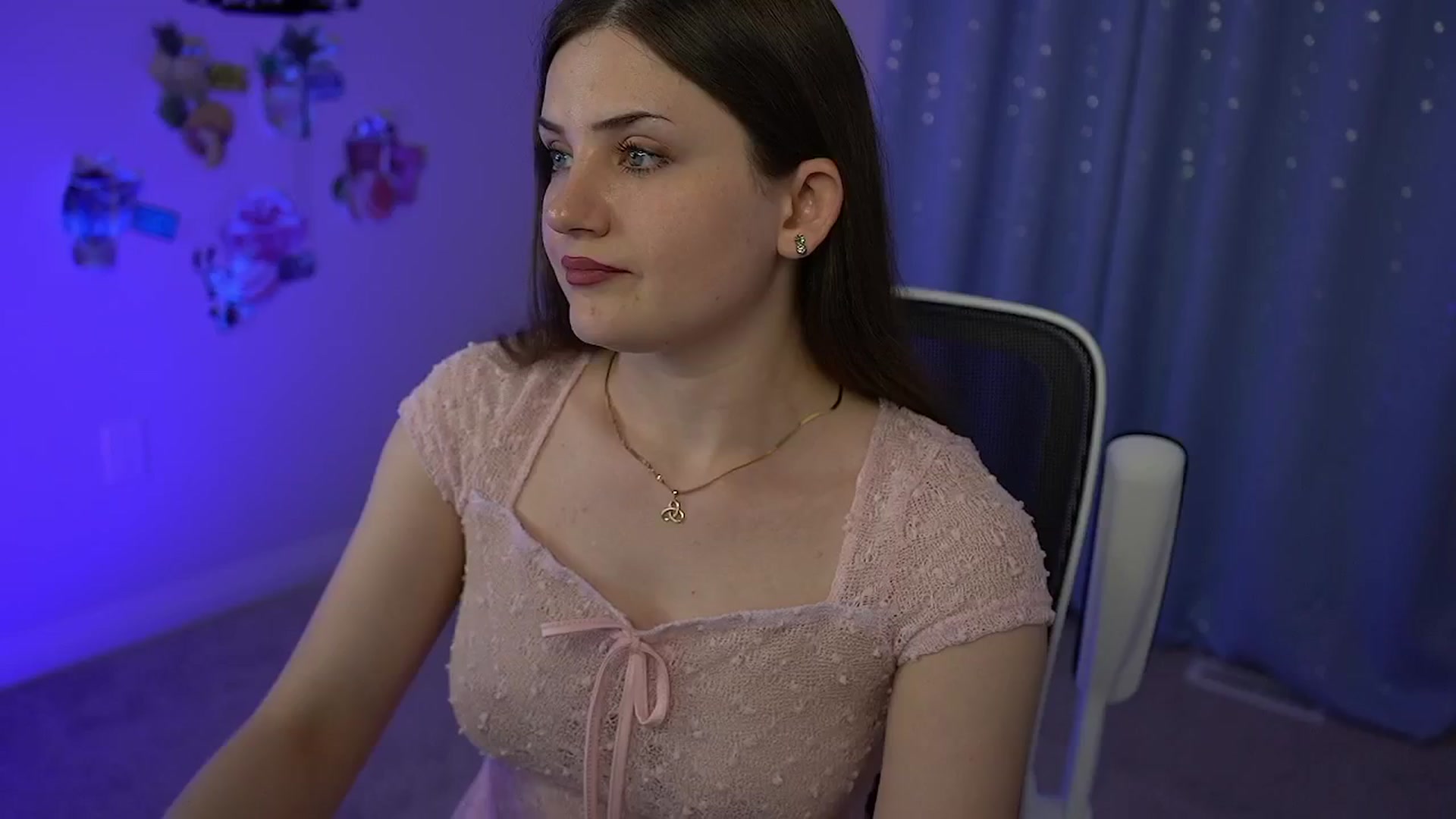 Gallery image thumbnail from AmberPeach's myfreecams stream on, 07/15/2025, 03:34 image 16 of 20