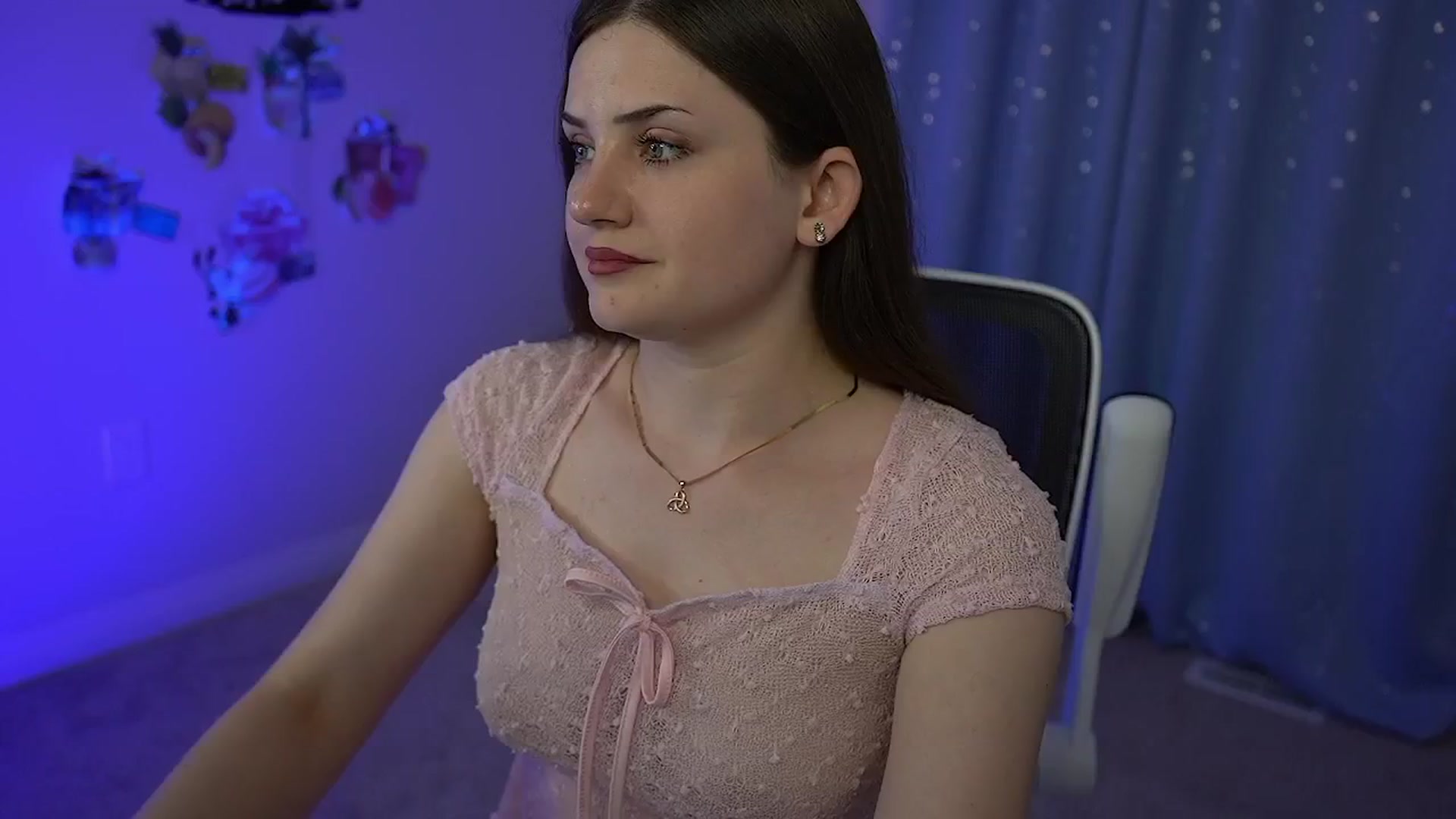 Gallery image thumbnail from AmberPeach's myfreecams stream on, 07/15/2025, 03:34 image 6 of 20