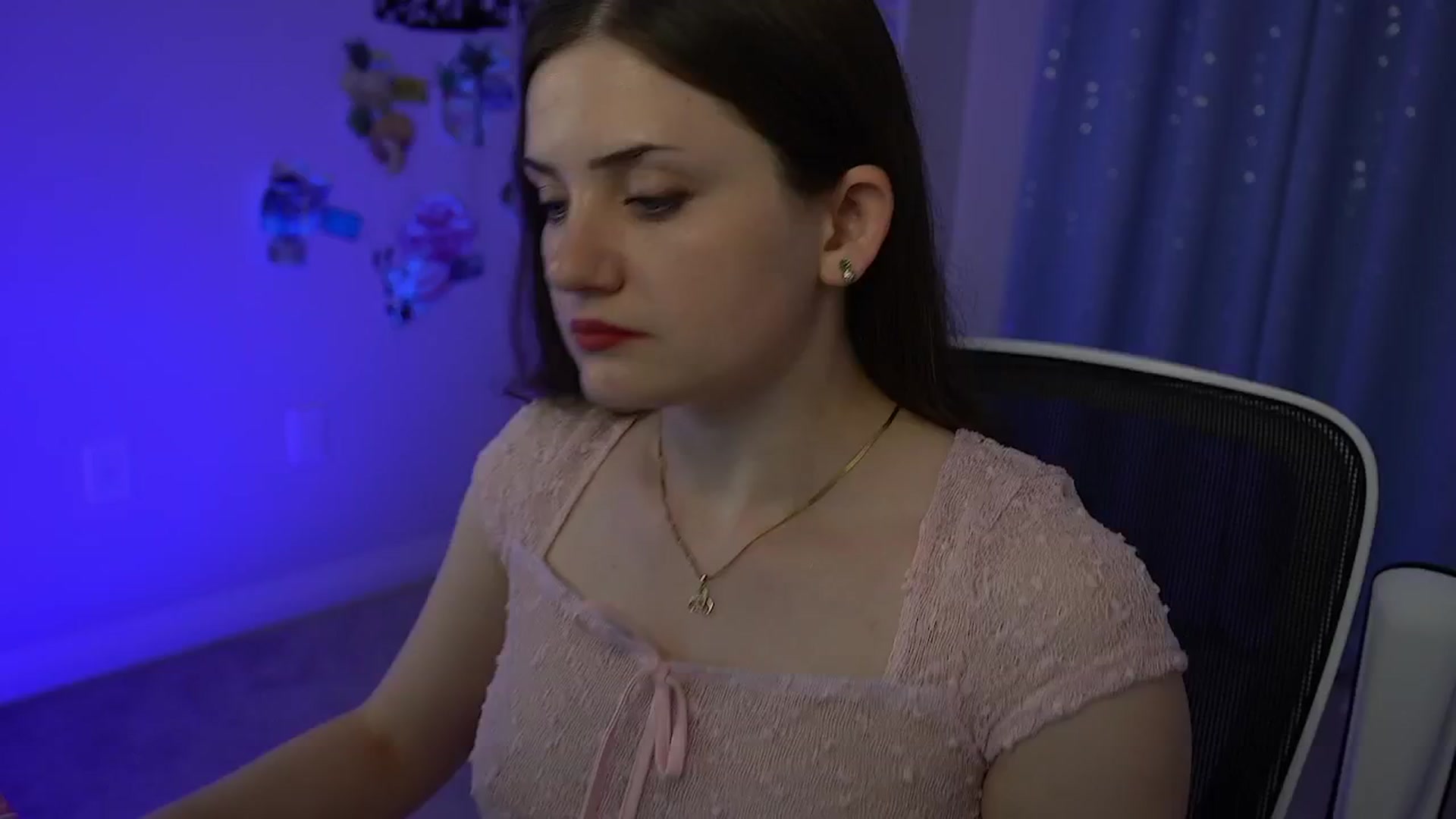 Gallery image thumbnail from AmberPeach's myfreecams stream on, 07/15/2025, 06:41 image 17 of 20