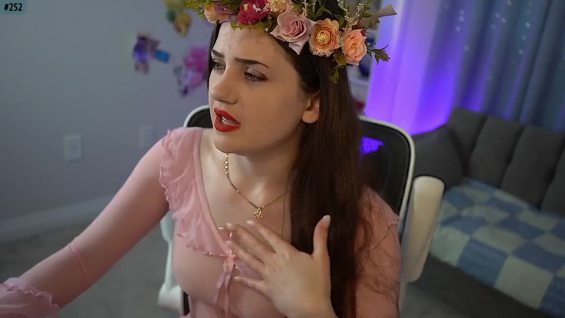 Gallery image thumbnail from AmberPeach's myfreecams stream on, 07/21/2025, 02:43 image 5 of 20