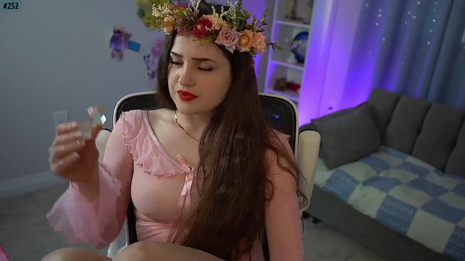 Gallery image thumbnail from AmberPeach's myfreecams stream on, 07/21/2025, 02:43 image 6 of 20