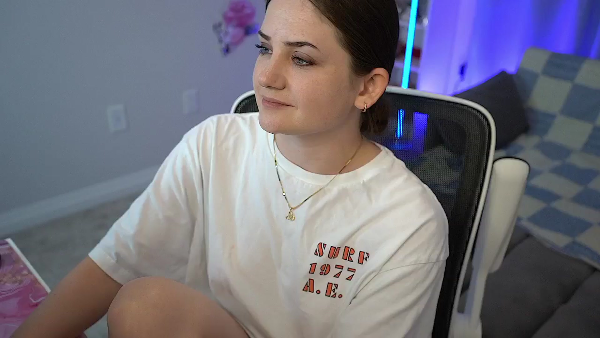 Gallery image thumbnail from AmberPeach's myfreecams stream on, 08/12/2025, 03:05 image 3 of 20