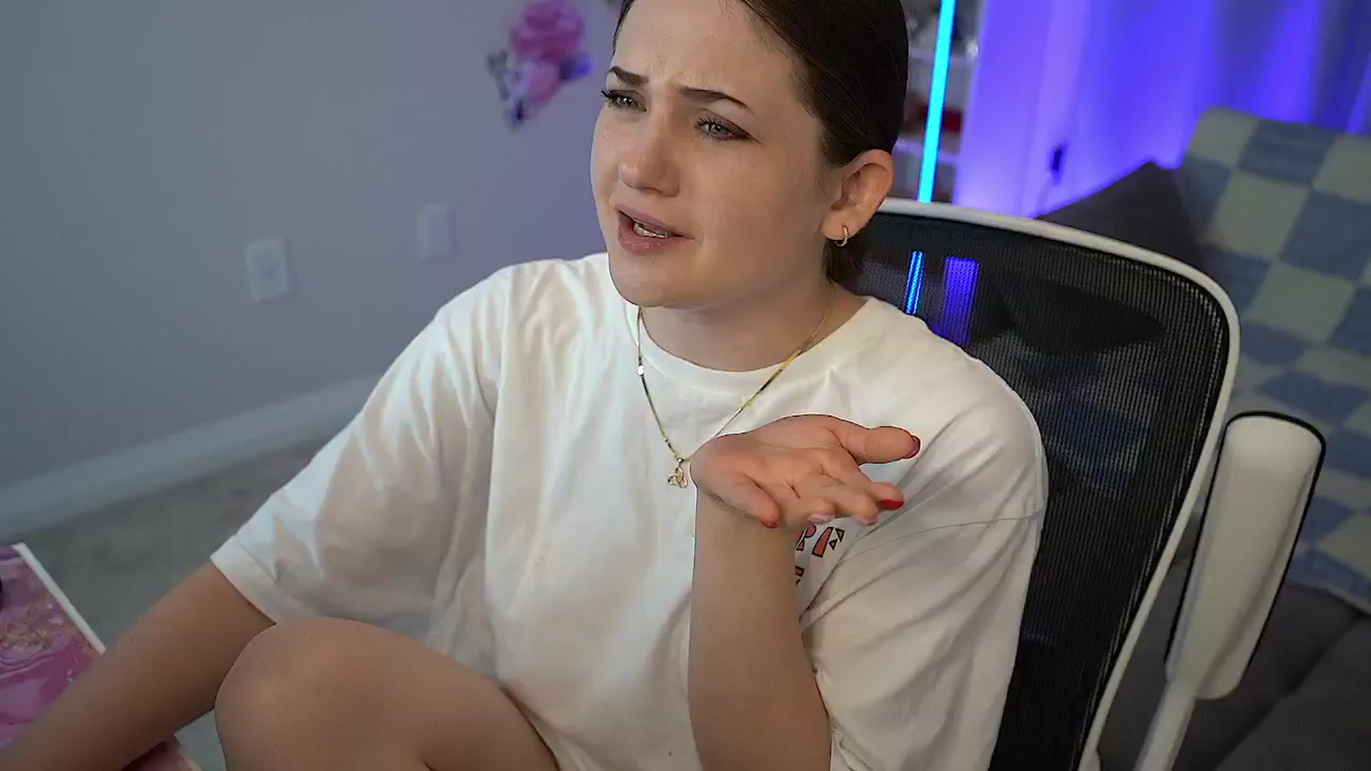 Gallery image thumbnail from AmberPeach's myfreecams stream on, 08/12/2025, 03:05 image 7 of 20