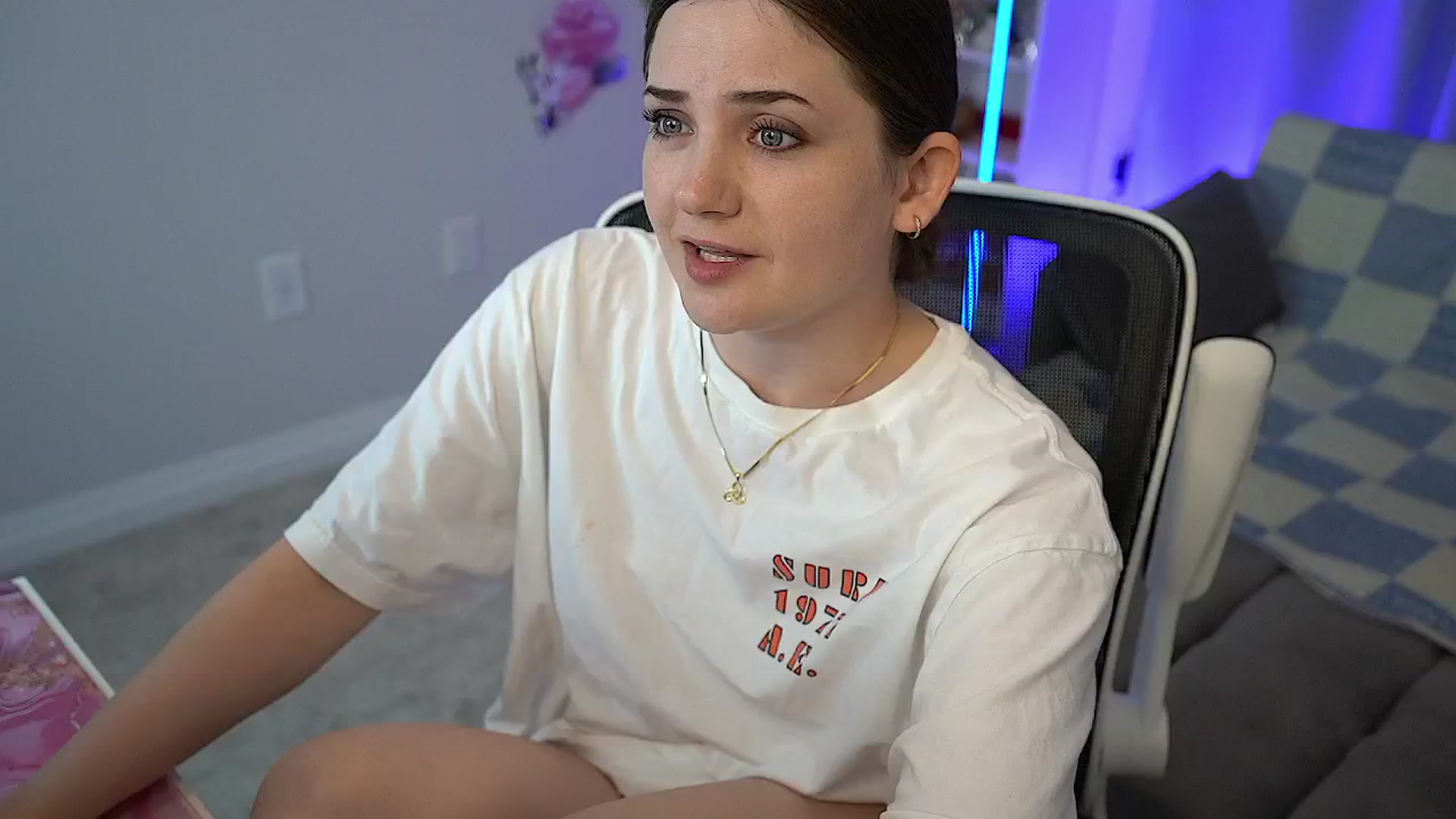 Gallery image thumbnail from AmberPeach's myfreecams stream on, 08/12/2025, 03:05 image 12 of 20