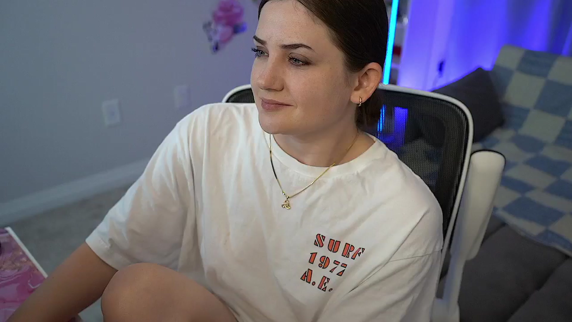 Gallery image thumbnail from AmberPeach's myfreecams stream on, 08/12/2025, 03:05 image 2 of 20