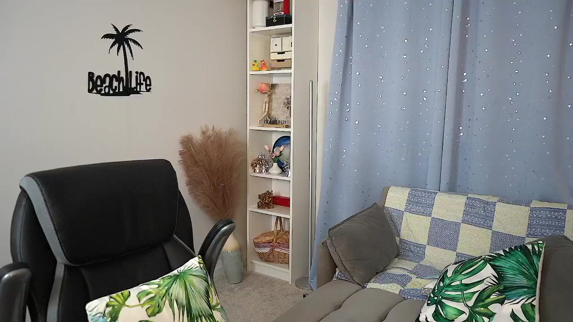 Gallery image thumbnail from AmberPeach's myfreecams stream on, 09/15/2025, 01:55 image 18 of 20