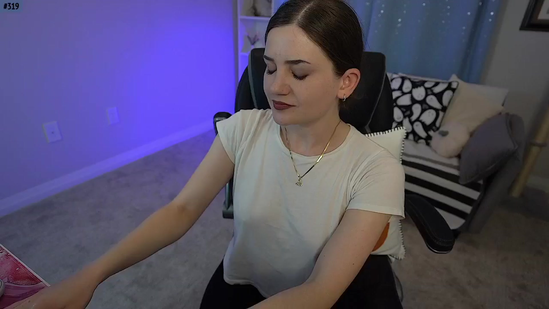 Gallery image thumbnail from AmberPeach's myfreecams stream on, 10/20/2025, 03:39 image 11 of 20