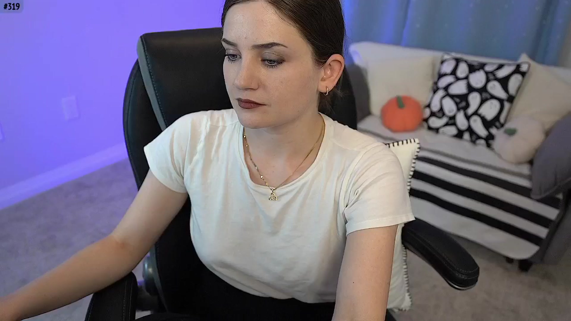 Gallery image thumbnail from AmberPeach's myfreecams stream on, 10/20/2025, 03:39 image 15 of 20