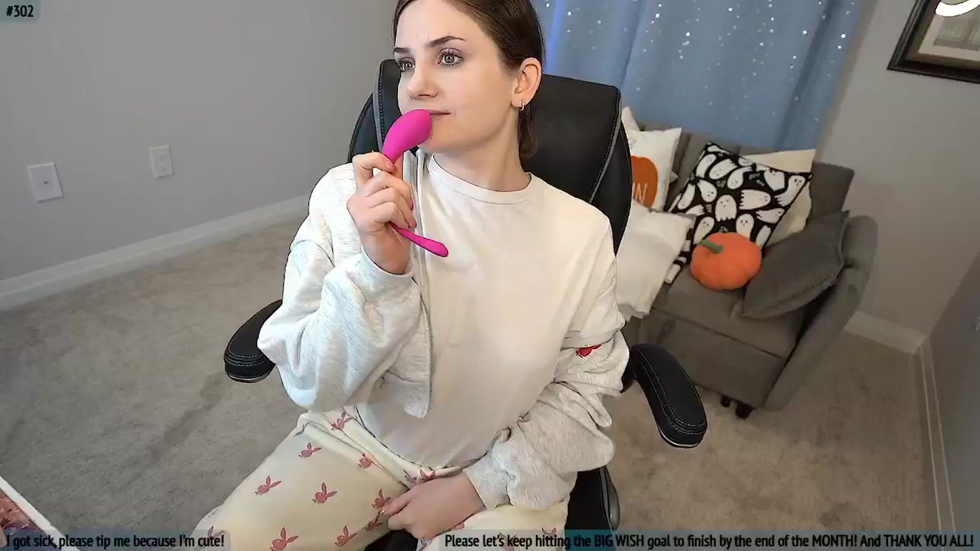 Gallery image thumbnail from AmberPeach's myfreecams stream on, 10/26/2025, 04:28 image 7 of 20