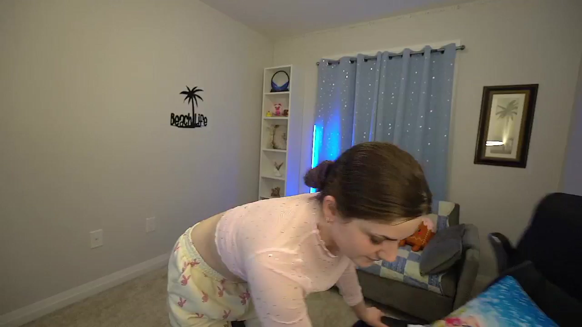 Gallery image thumbnail from AmberPeach's myfreecams stream on, 12/14/2025, 03:40 image 3 of 20
