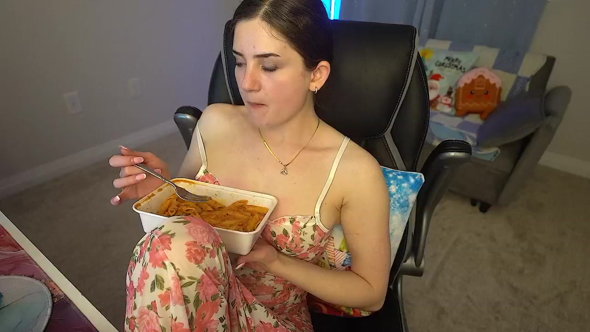 Gallery image thumbnail from AmberPeach's myfreecams stream on, 12/21/2025, 02:49 image 14 of 20