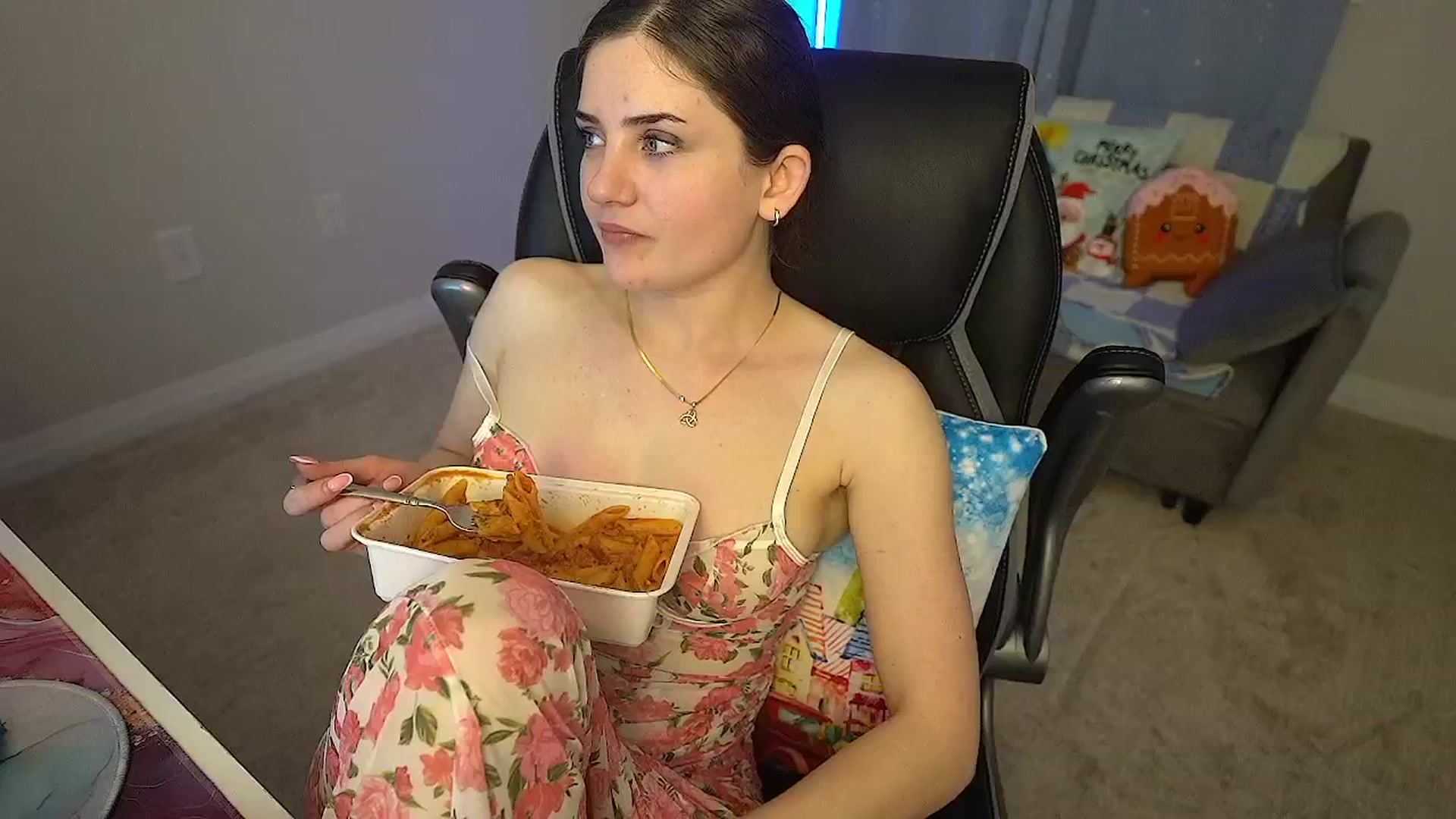 Gallery image thumbnail from AmberPeach's myfreecams stream on, 12/21/2025, 02:49 image 15 of 20