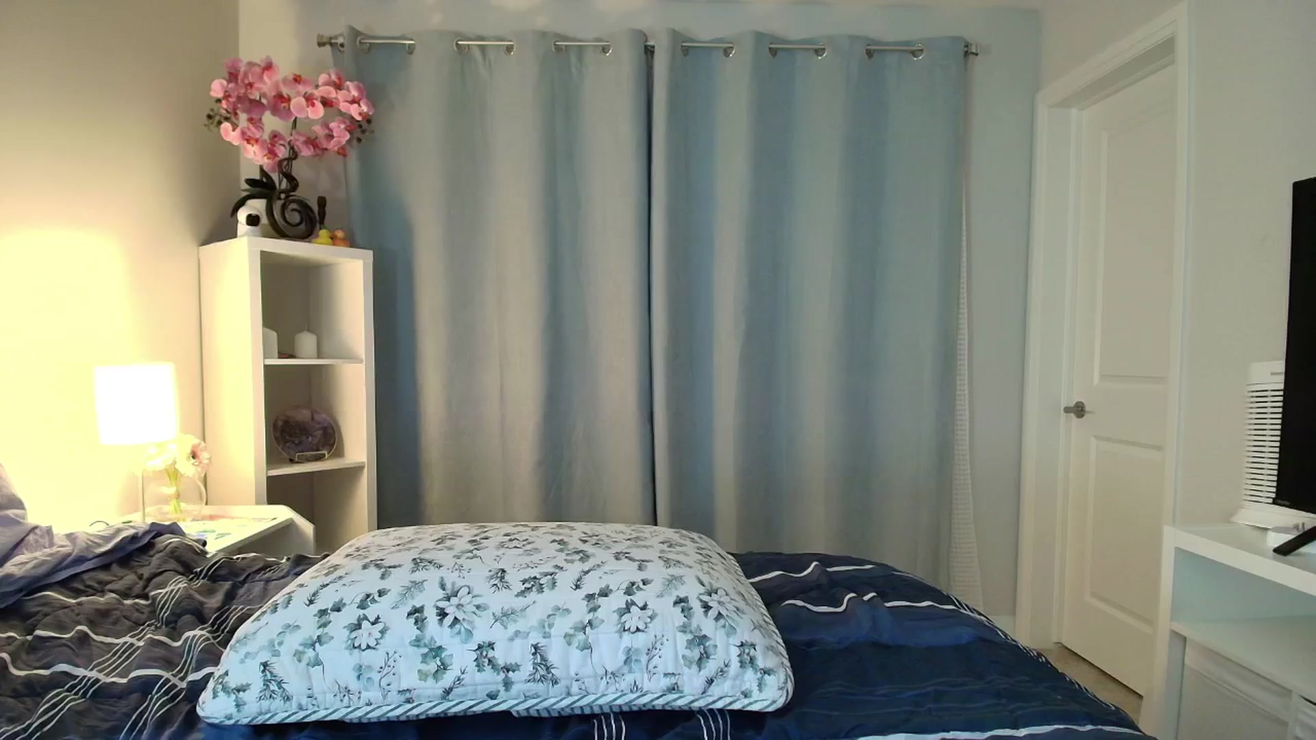 Gallery image thumbnail from AmberPeach's myfreecams stream on, 03/03/2026, 06:35 image 7 of 20