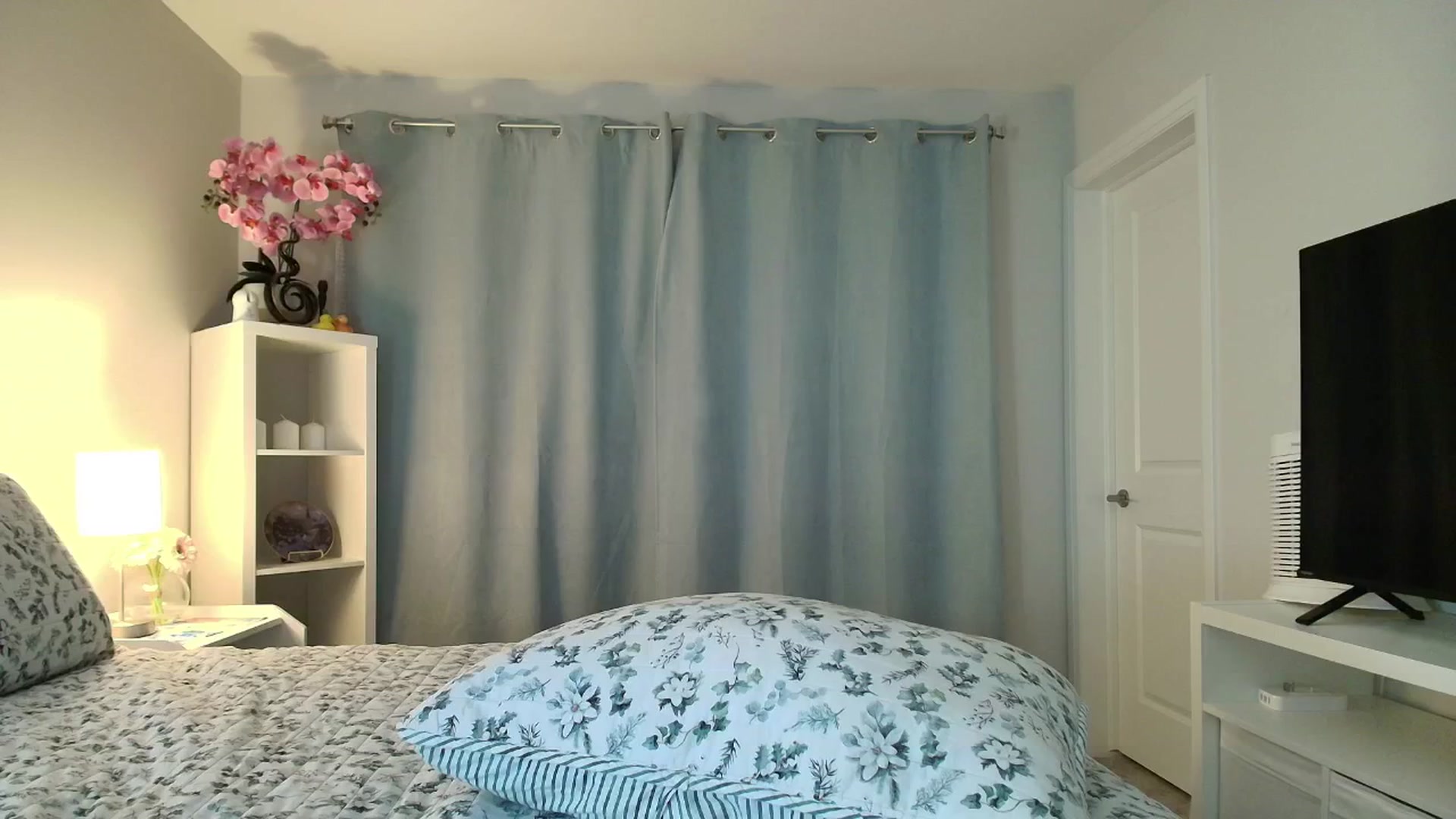 Gallery image thumbnail from AmberPeach's myfreecams stream on, 03/17/2026, 03:02 image 13 of 20