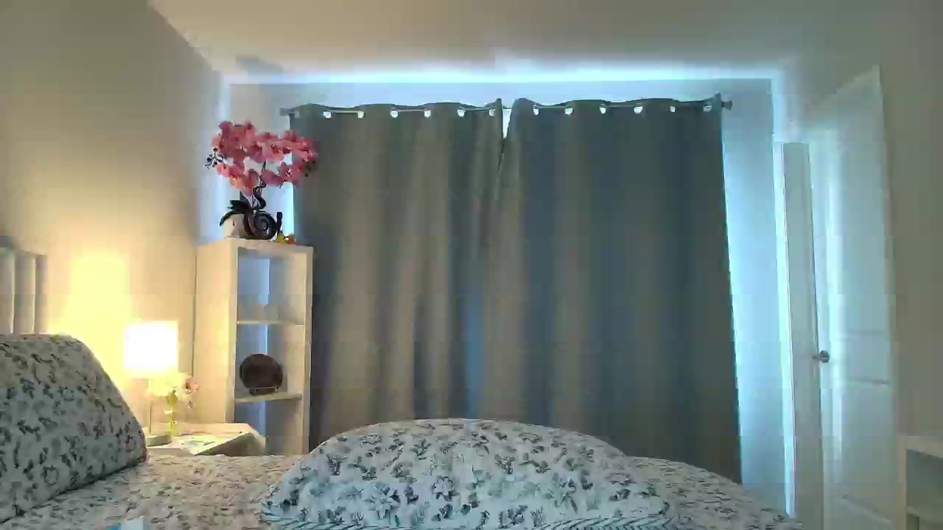 Gallery image thumbnail from AmberPeach's myfreecams stream on, 03/17/2026, 14:20 image 3 of 20